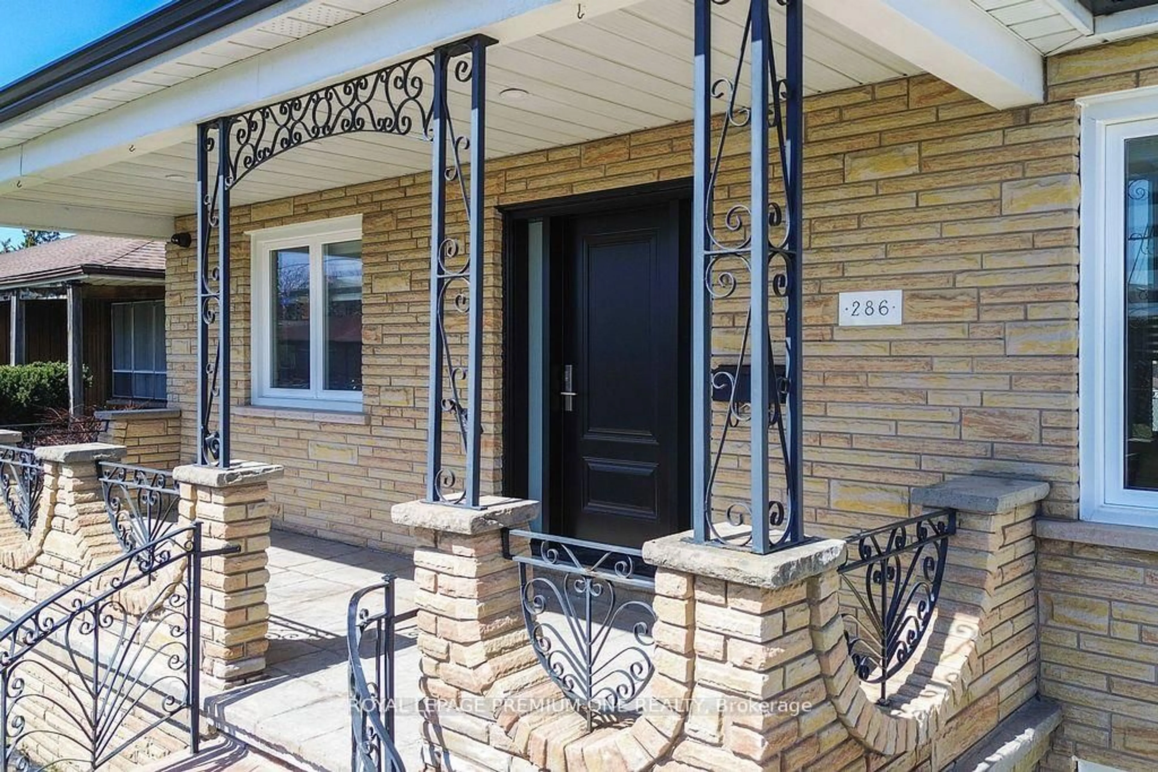 Home with brick exterior material, street for 286 Waterloo Ave, Toronto Ontario M3H 3Z8