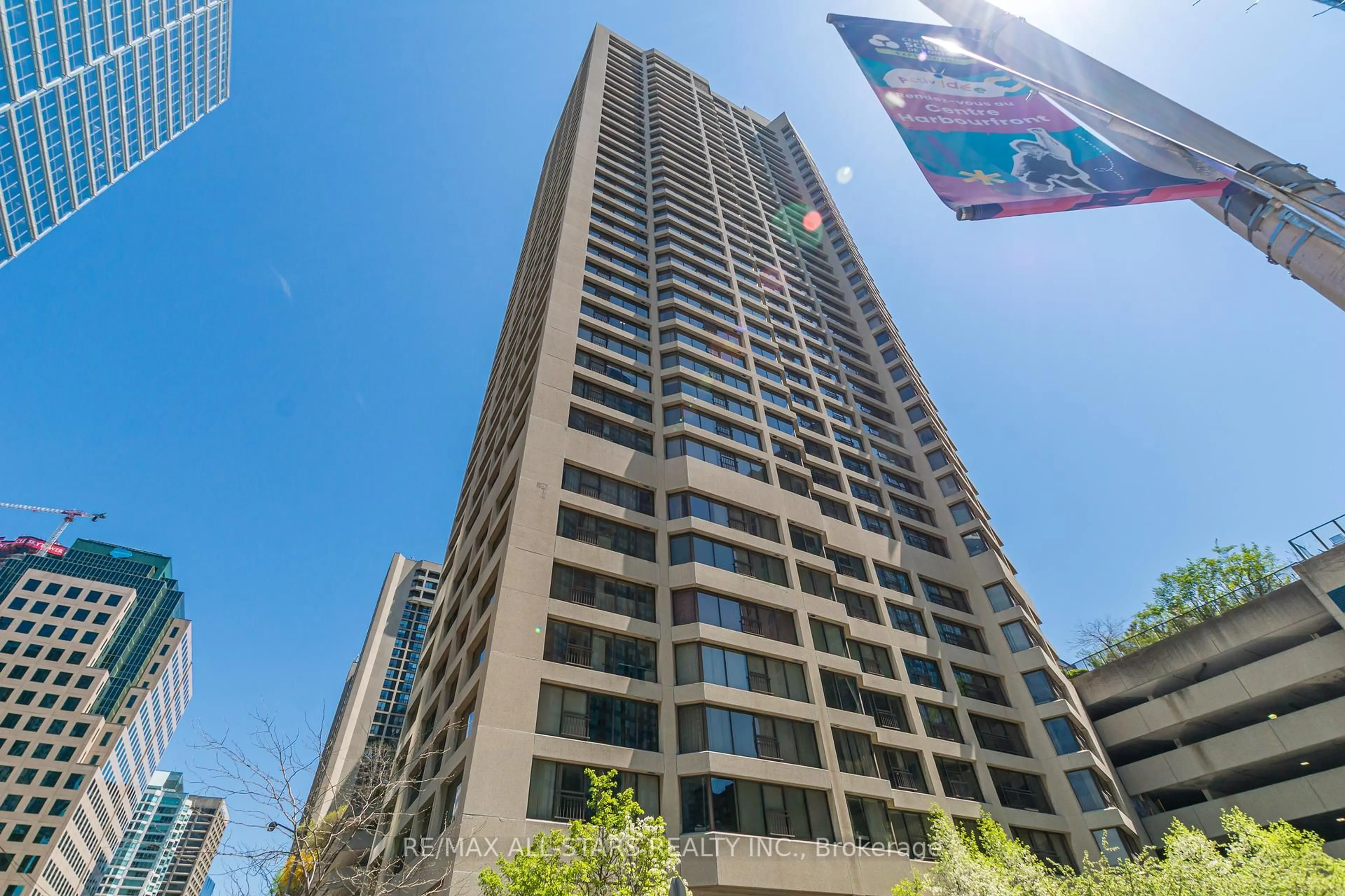 Unknown for 55 Harbour Sq #3617, Toronto Ontario M5J 2L1