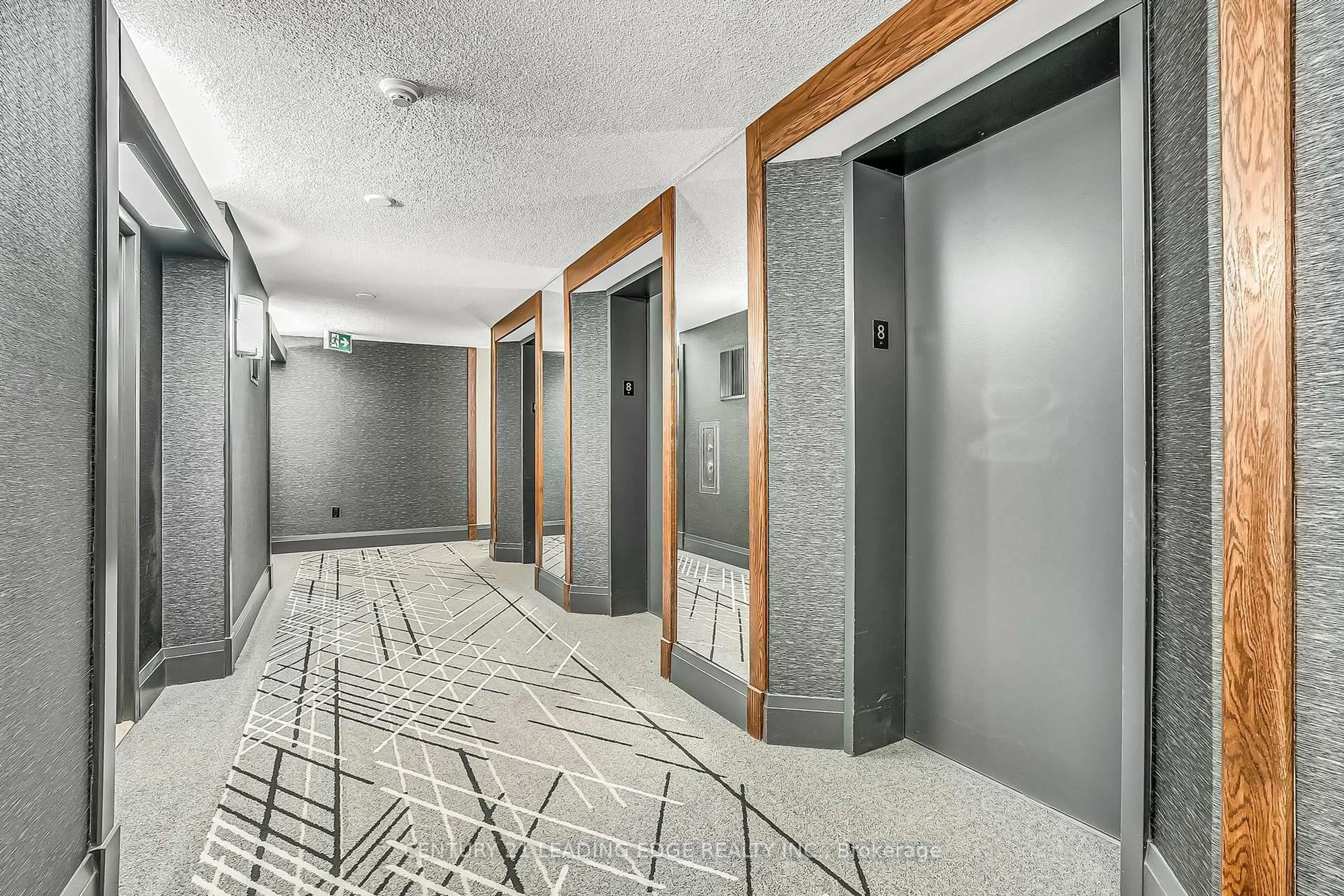 Indoor foyer for 705 King St #805, Toronto Ontario M5V 2W8