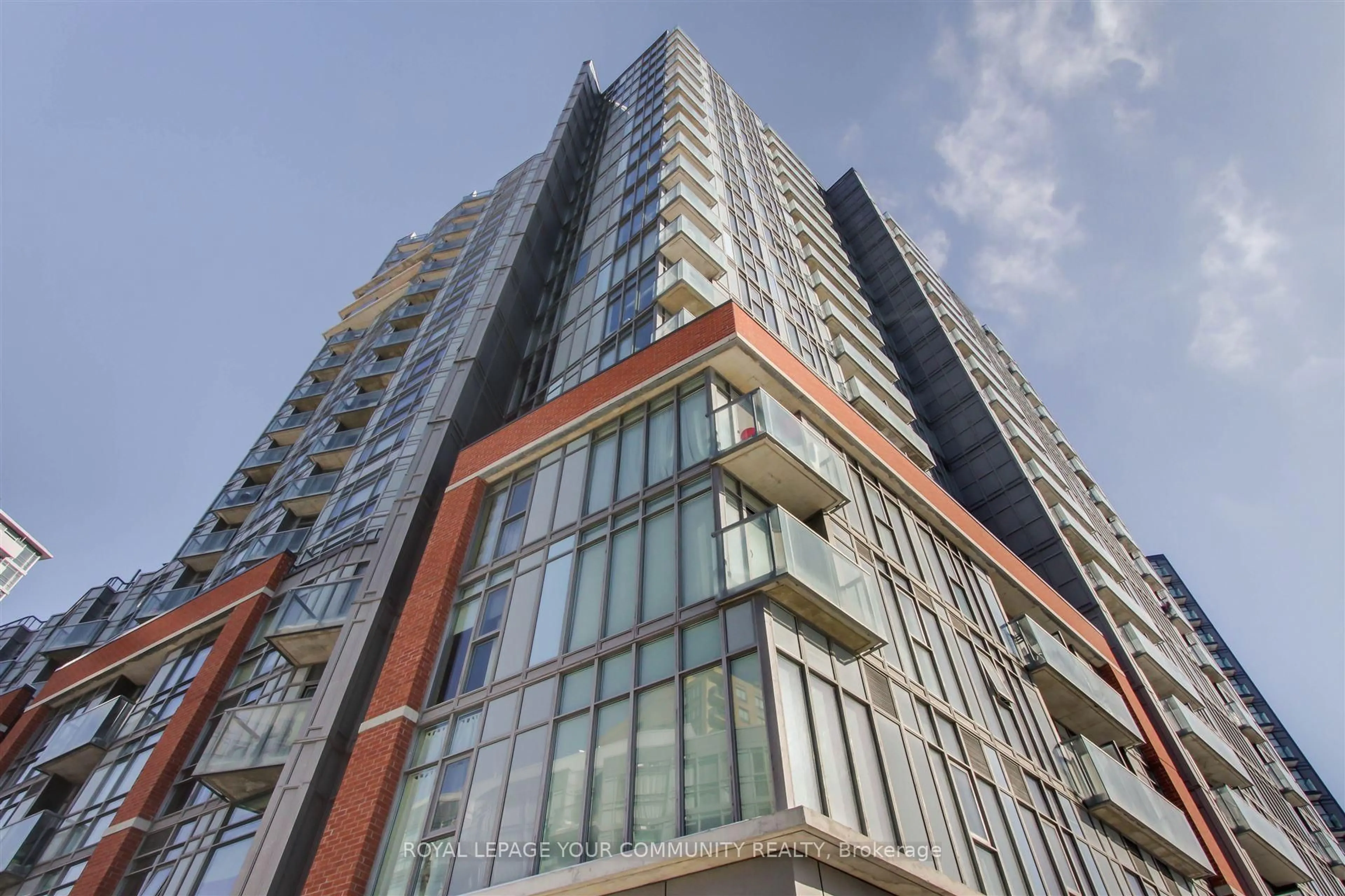 Indoor foyer for 150 Sudbury St #2005, Toronto Ontario M6J 3S8
