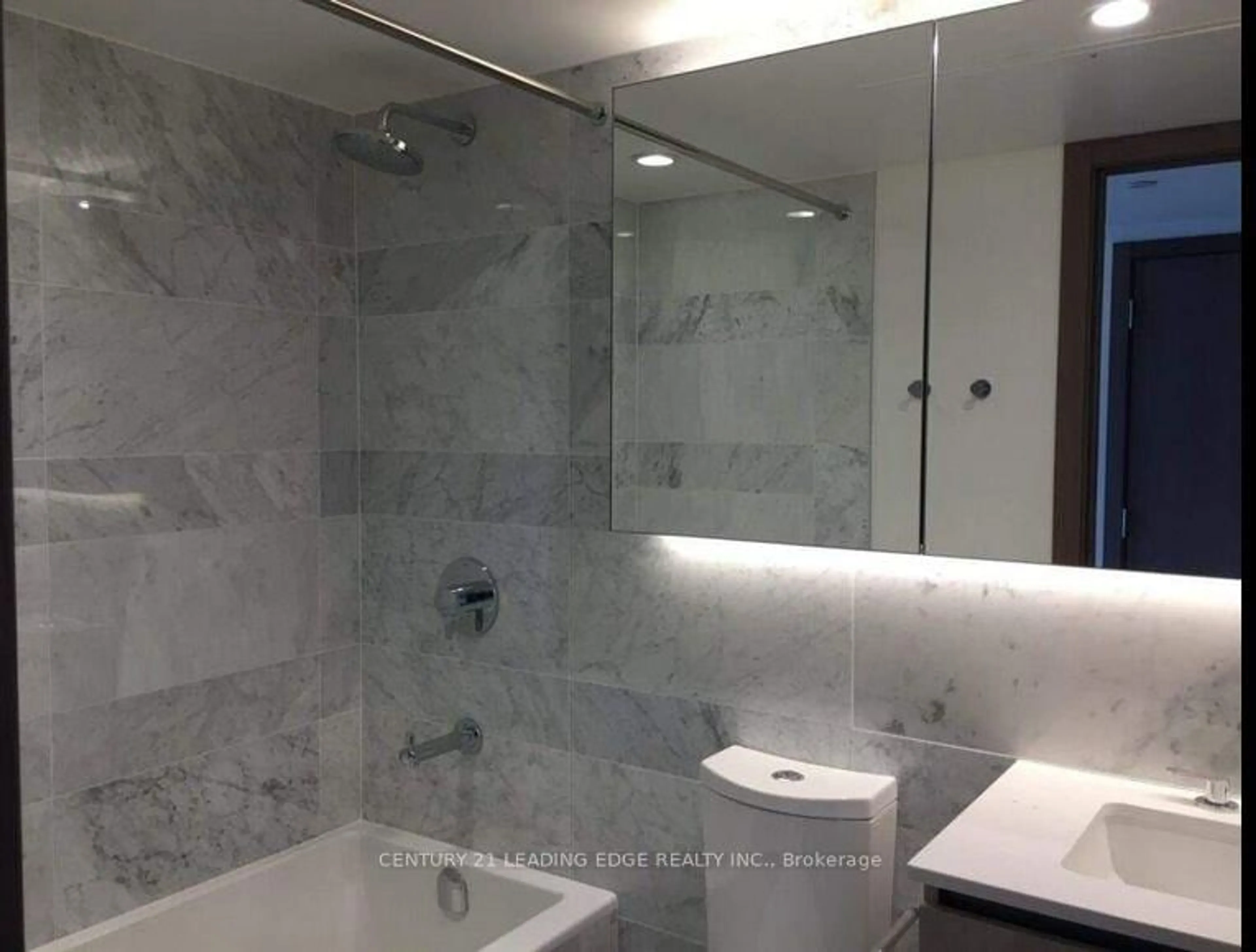Contemporary bathroom, ceramic/tile floor for 17 Bathurst St #2509, Toronto Ontario M5V 0N1