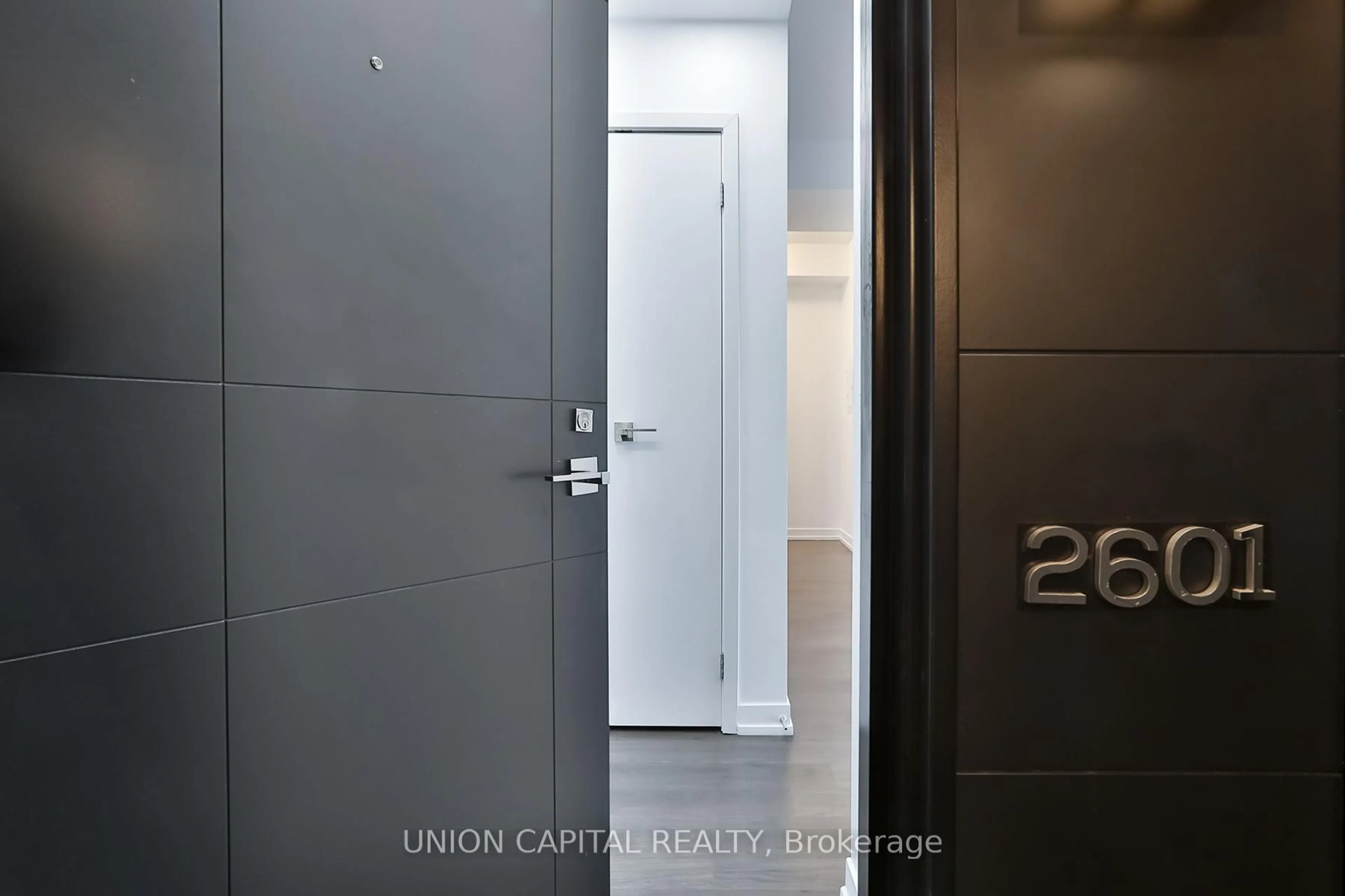 Indoor foyer for 89 Dunfield Ave #2601, Toronto Ontario M4S 0A4