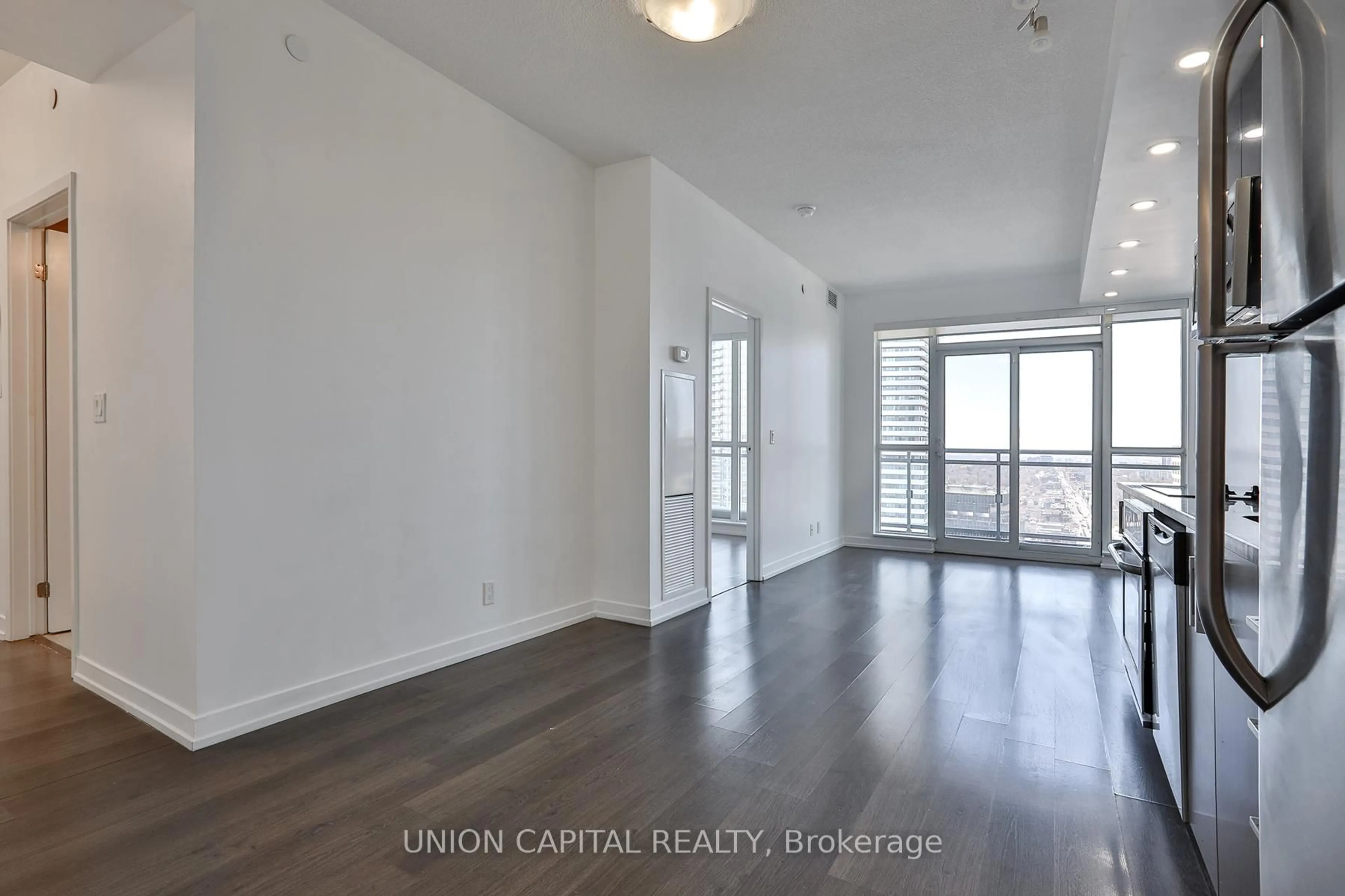 A pic of a room for 89 Dunfield Ave #2601, Toronto Ontario M4S 0A4