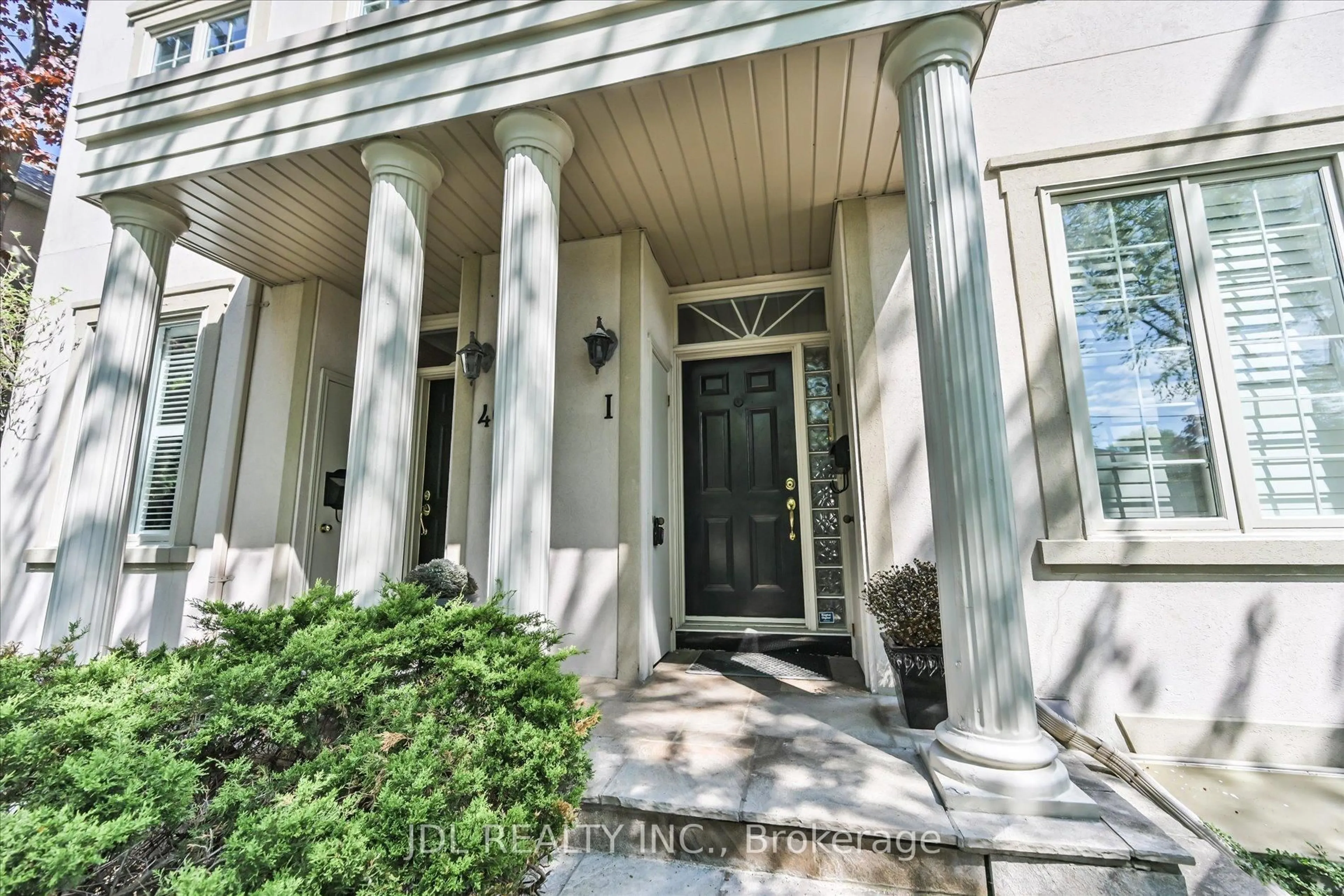 Indoor entryway for 3036 Bayview Ave #I, Toronto Ontario M2N 5L2