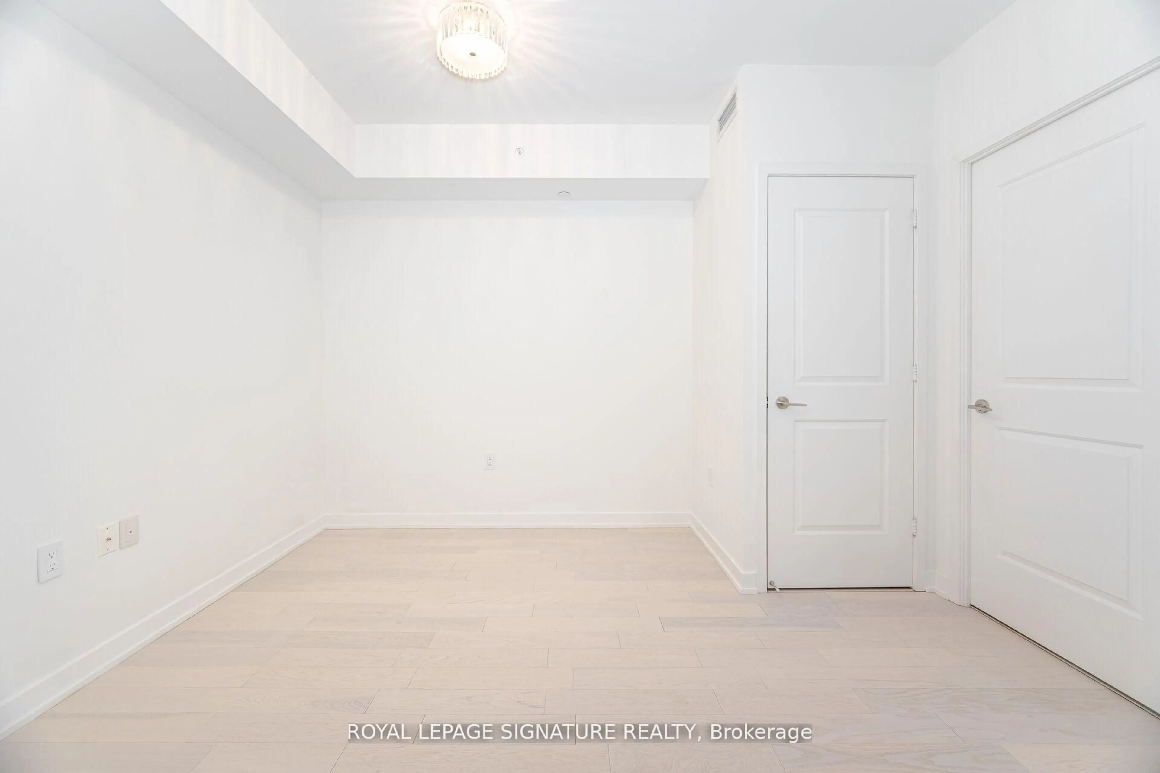 A pic of a room for 1 The Esplanade Dr #1501, Toronto Ontario M5E 0A8