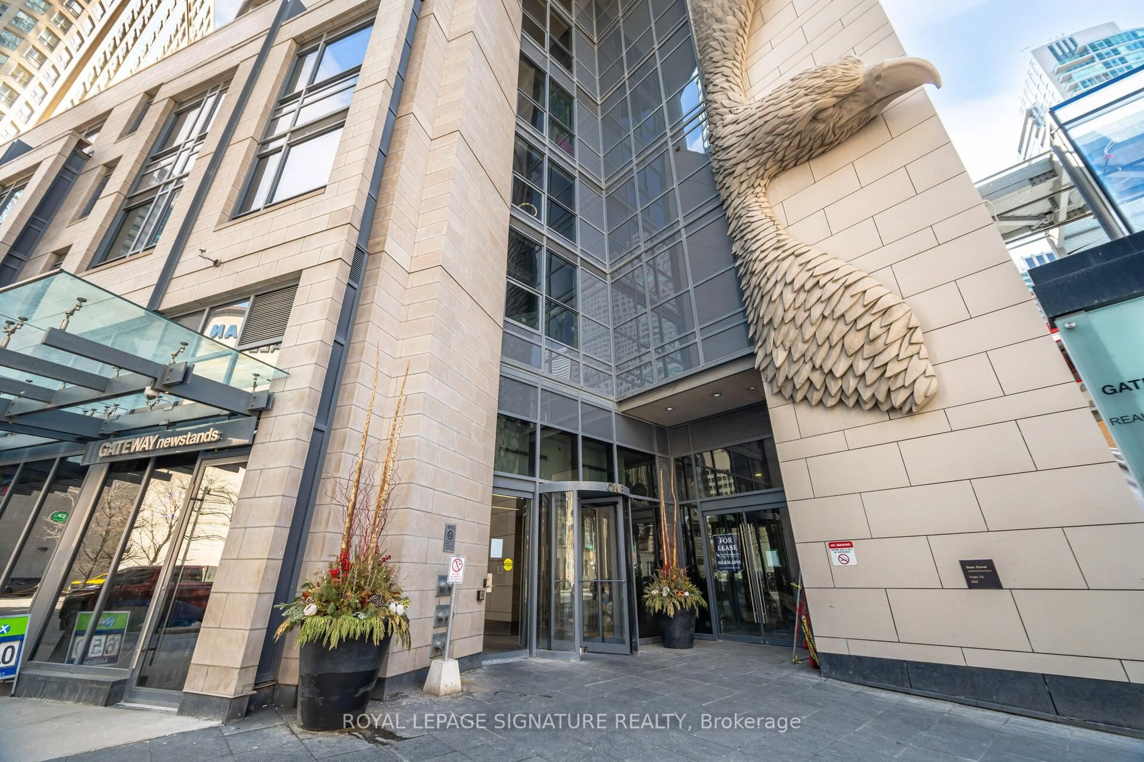 Indoor foyer for 1 The Esplanade Dr #1501, Toronto Ontario M5E 0A8