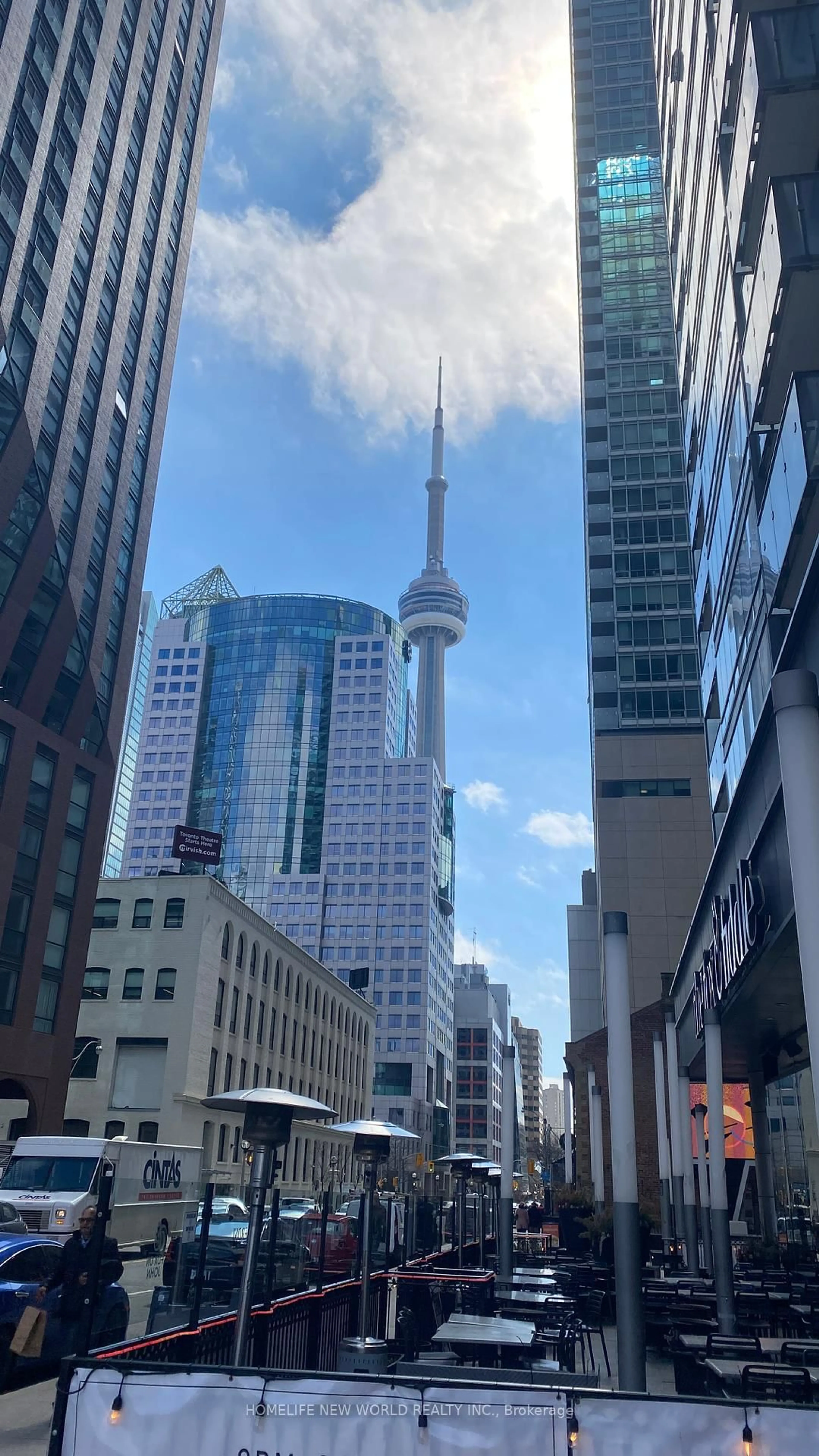 A pic of a room for 327 King St #2701, Toronto Ontario M5V 0W7