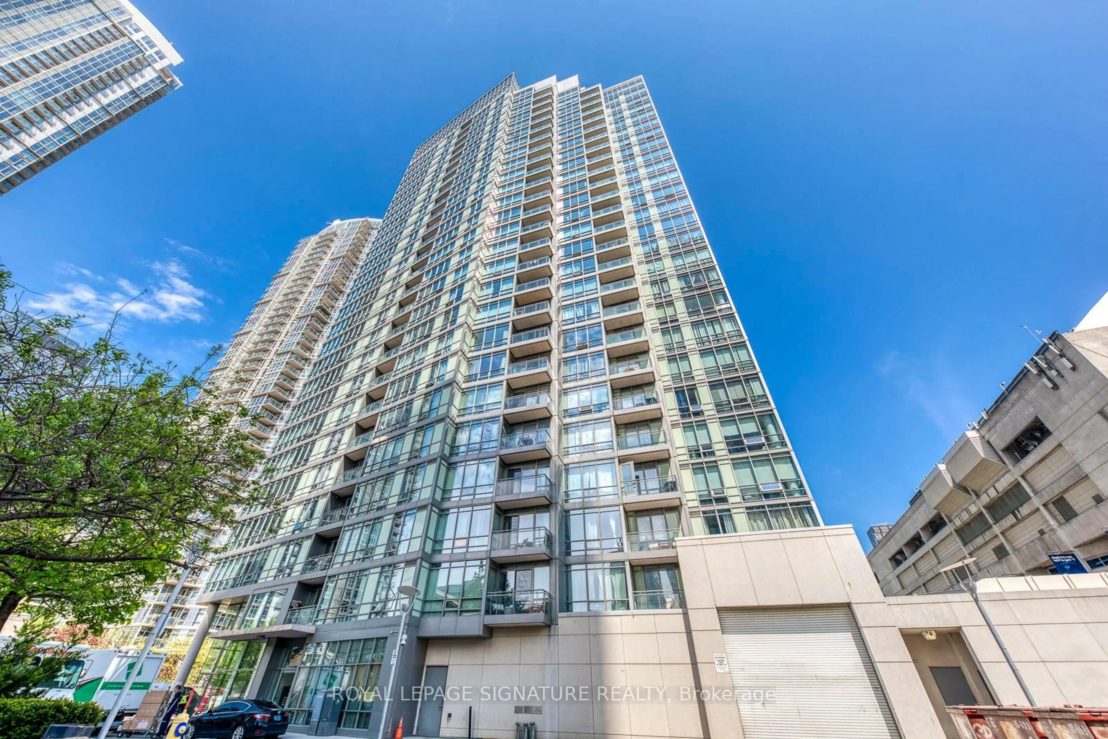 A pic from outside/outdoor area/front of a property/back of a property/a pic from drone, building for 3 Navy Wharf Crt #2307, Toronto Ontario M5V 3V1