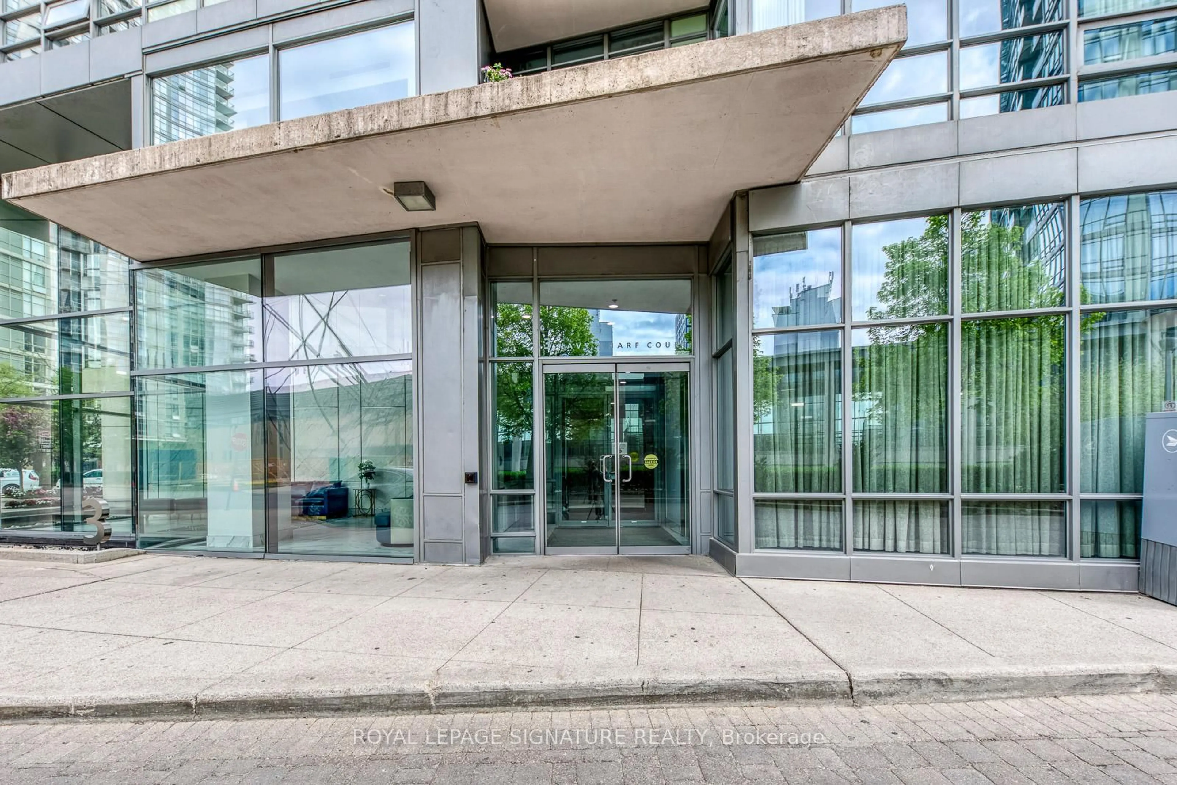 Indoor foyer for 3 Navy Wharf Crt #2307, Toronto Ontario M5V 3V1
