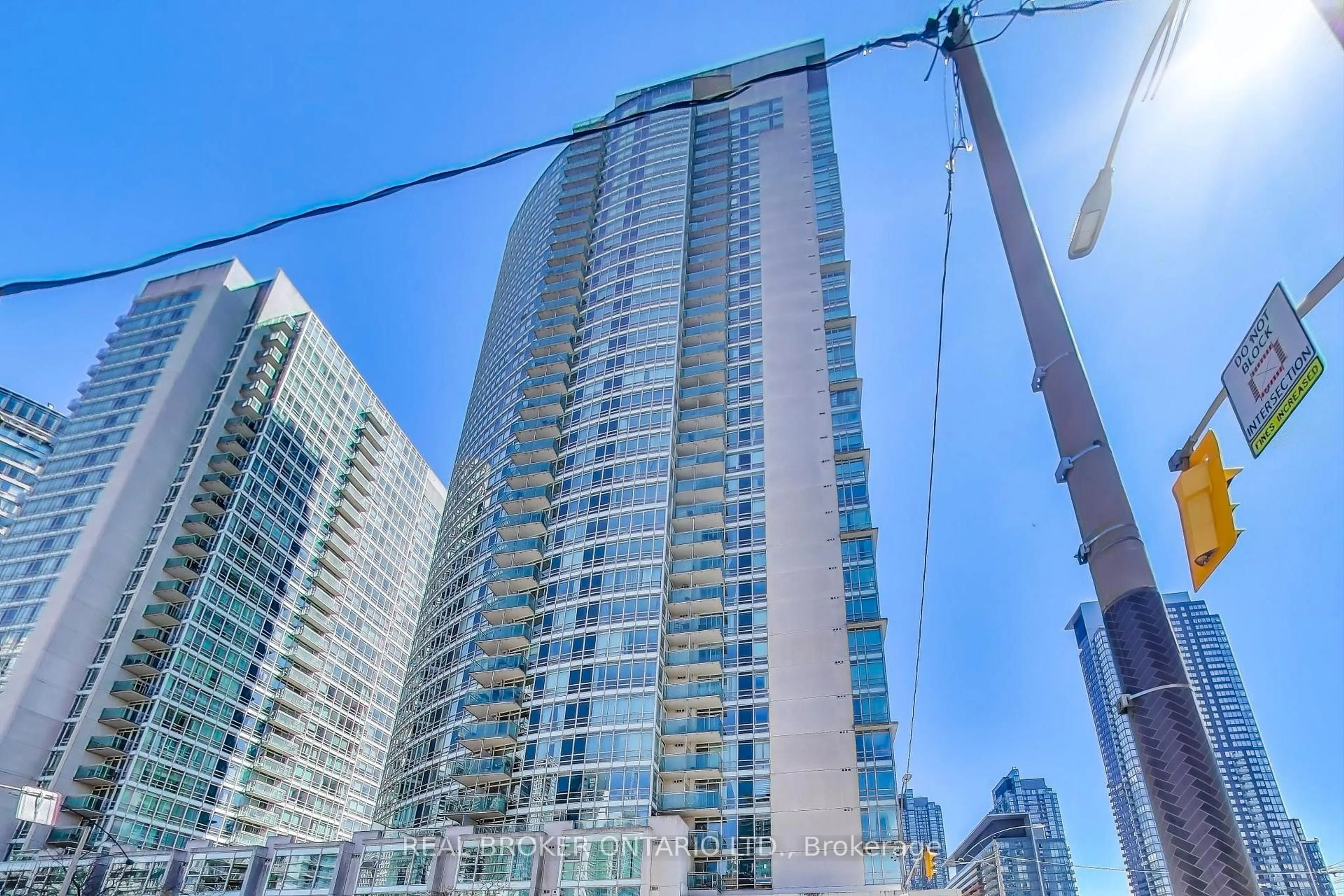 Unknown for 397 Front St #210, Toronto Ontario M5V 3S1