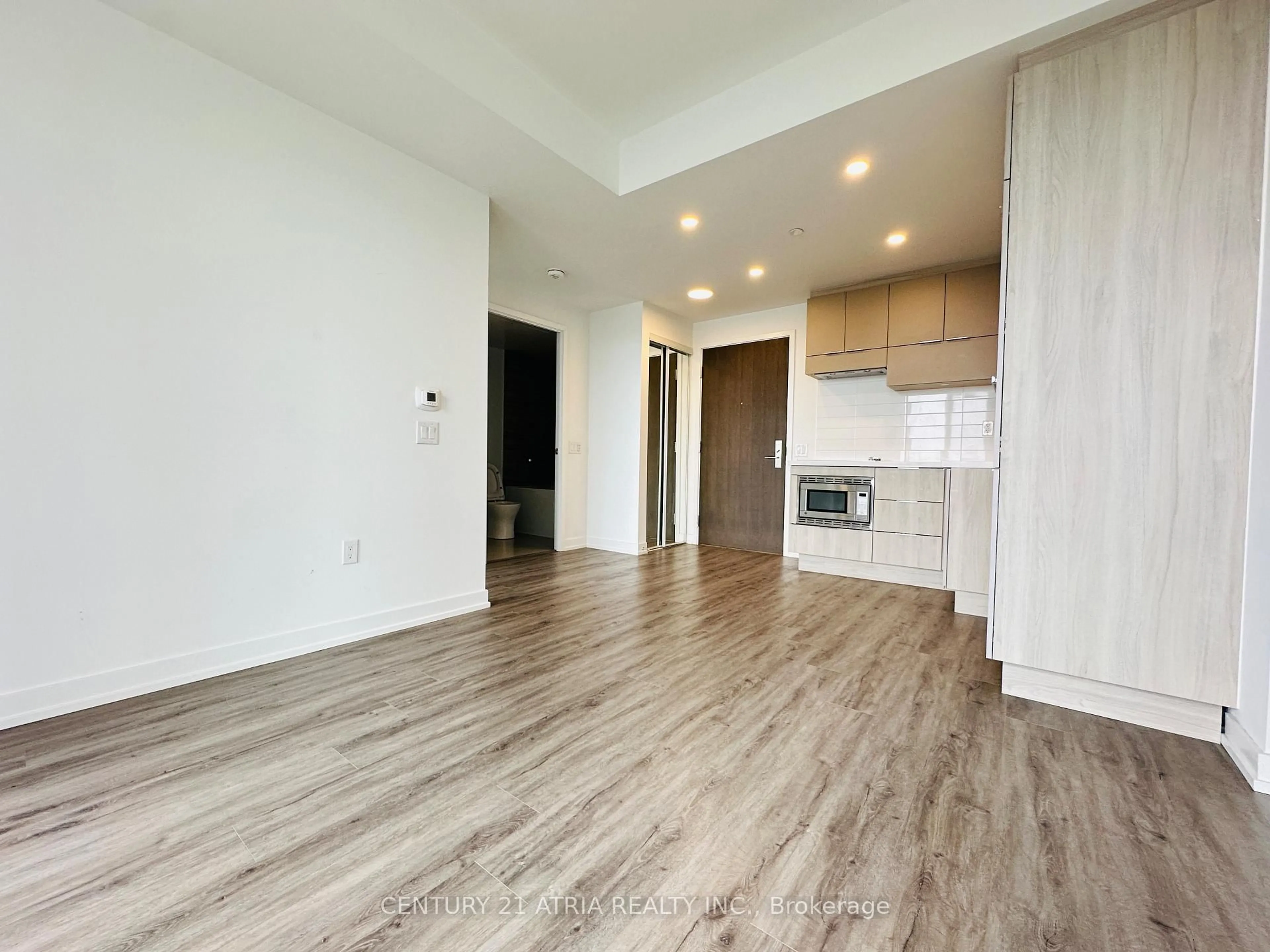 A pic of a room for 39 ROEHAMPTON Rd #3607, Toronto Ontario M4P 0G1