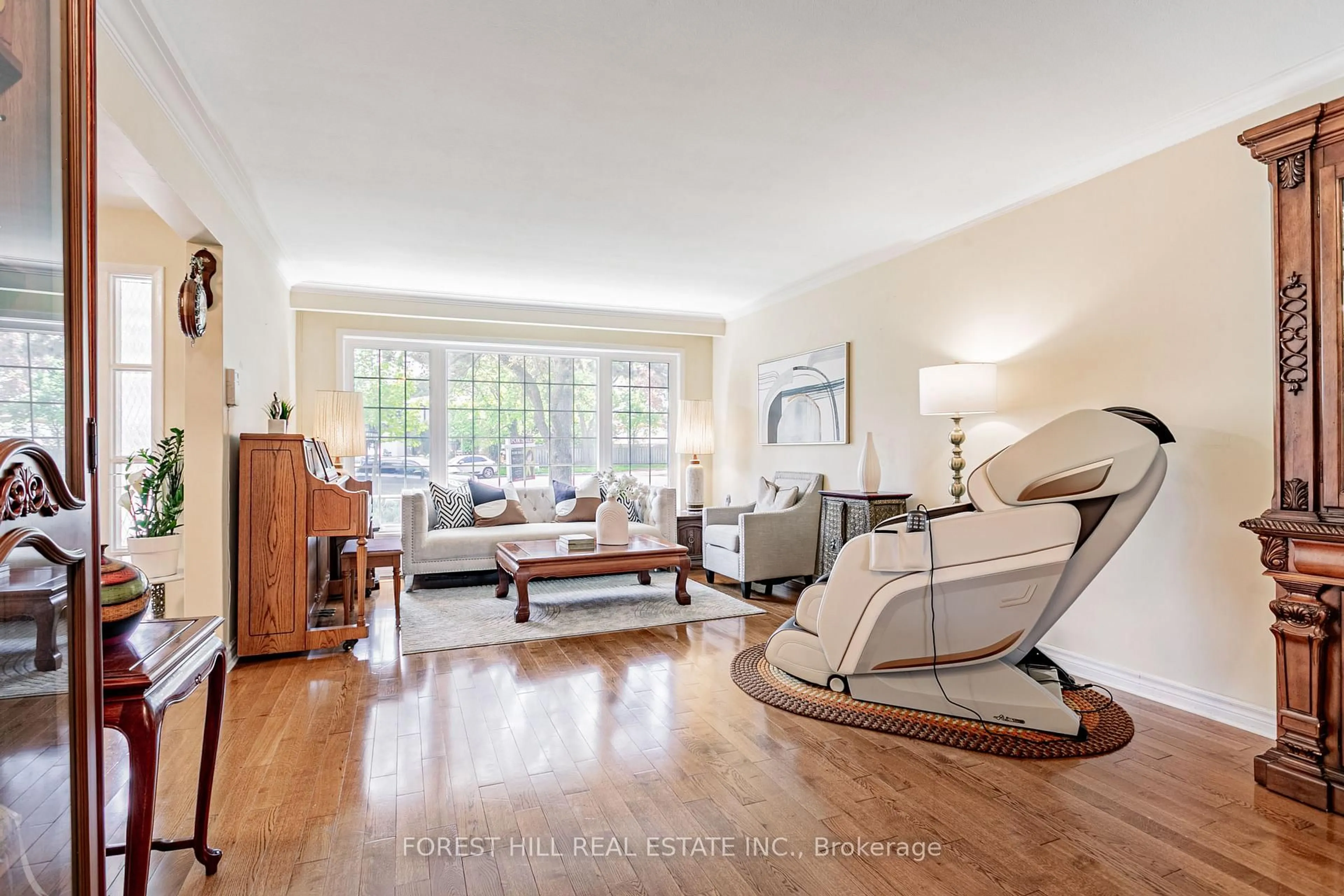 Living room with furniture, unknown for 6 Centurion Crt, Toronto Ontario M2K 2N4