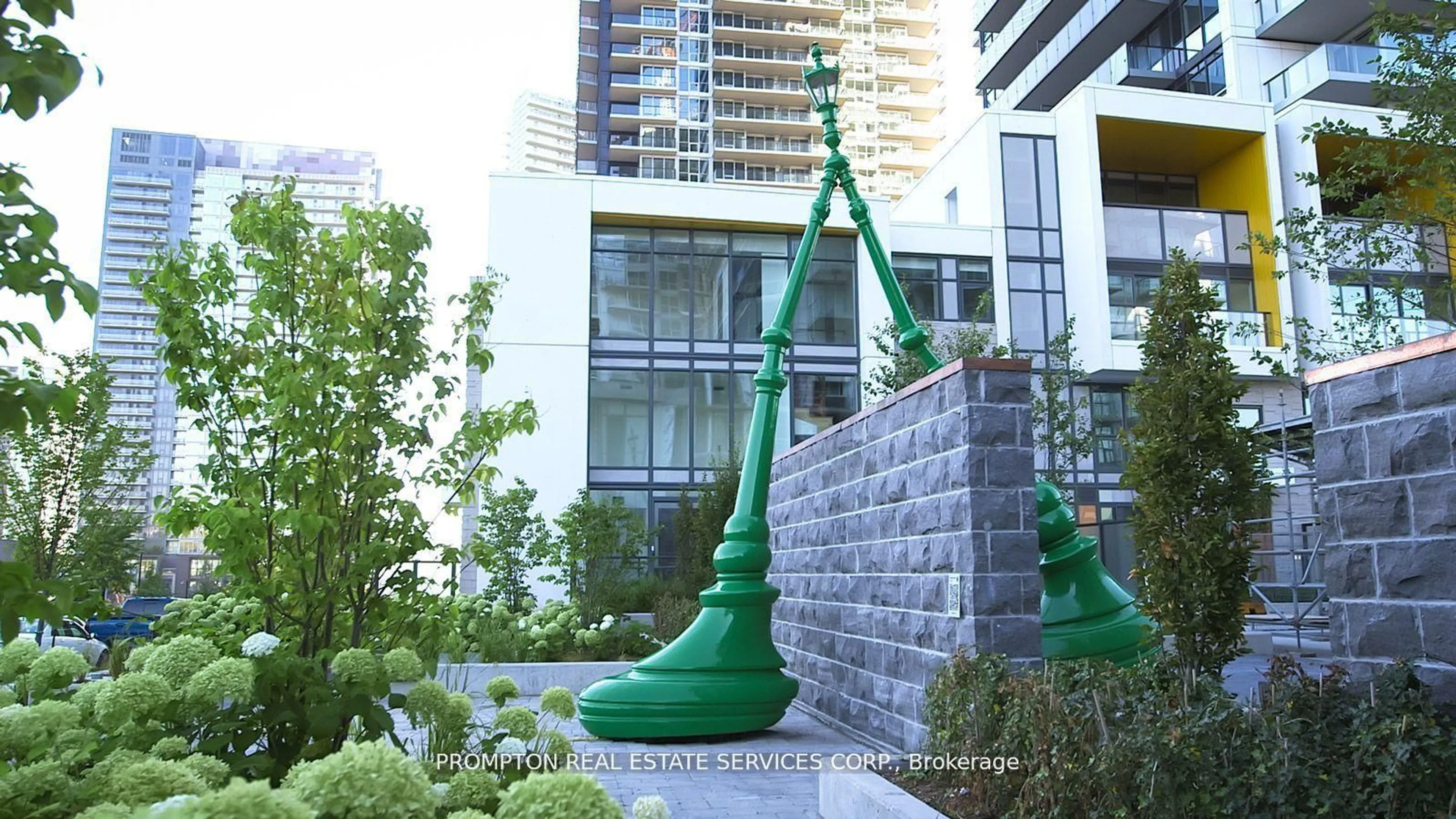 Patio, street for 85 MCMAHON Dr #711, Toronto Ontario M2K 0H1