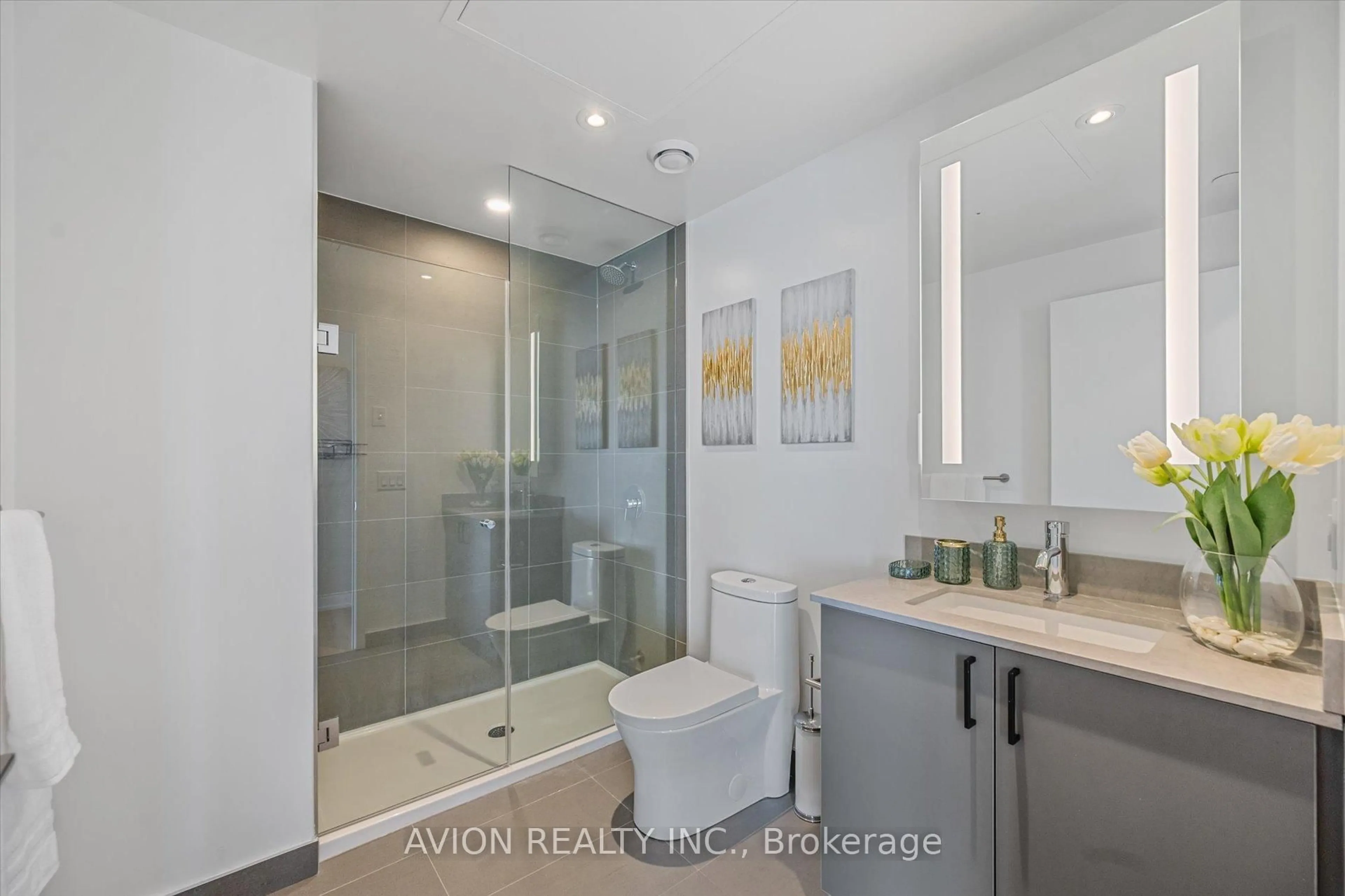 Standard bathroom, ceramic/tile floor for 135 East Liberty St #2609, Toronto Ontario M6K 0G7