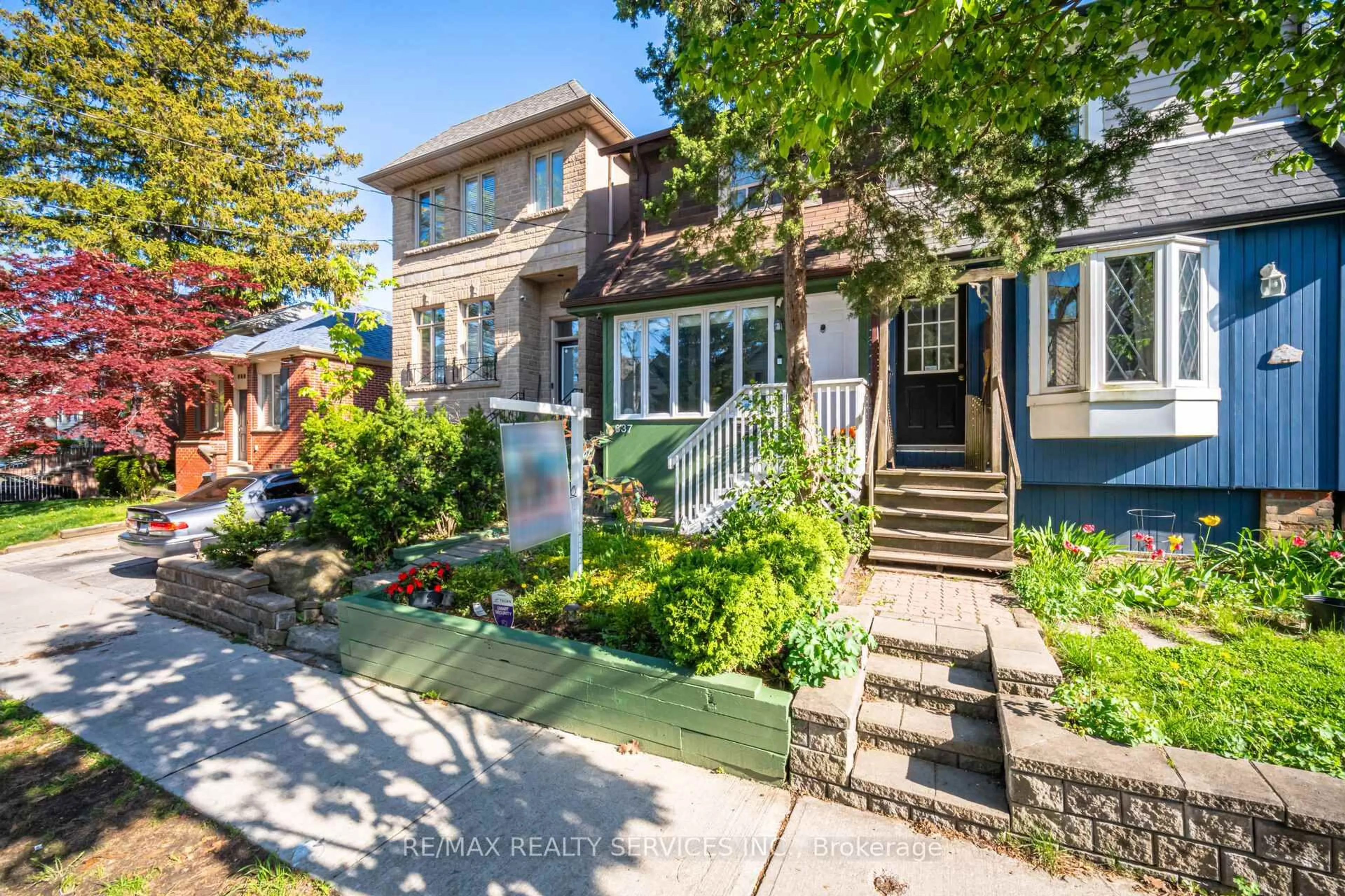 Home with brick exterior material, street for 637 Hillsdale Ave, Toronto Ontario M4S 1V4