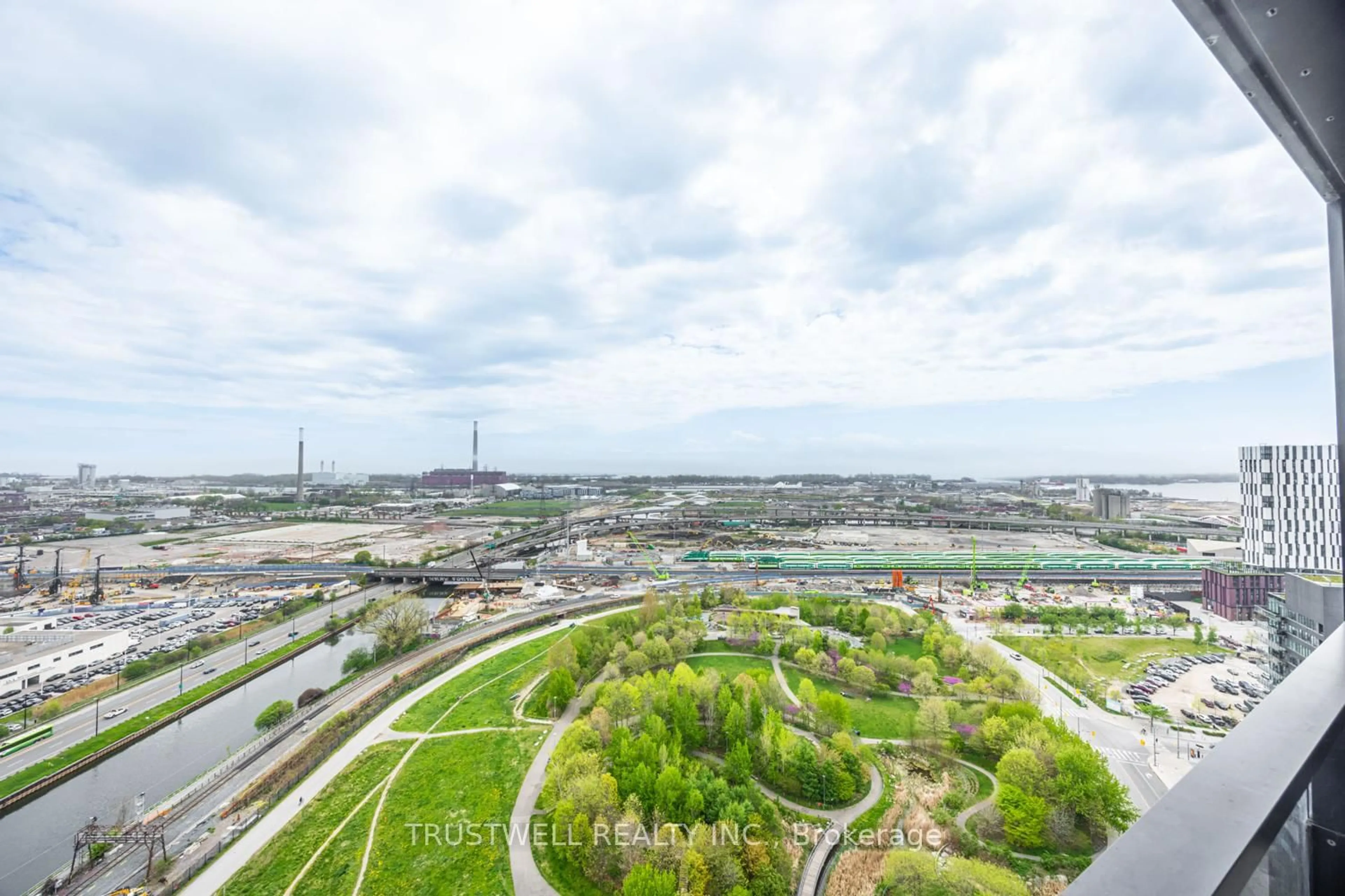 A pic from outside/outdoor area/front of a property/back of a property/a pic from drone, city buildings view from balcony for 170 Bayview Ave #2507, Toronto Ontario M5A 0M4