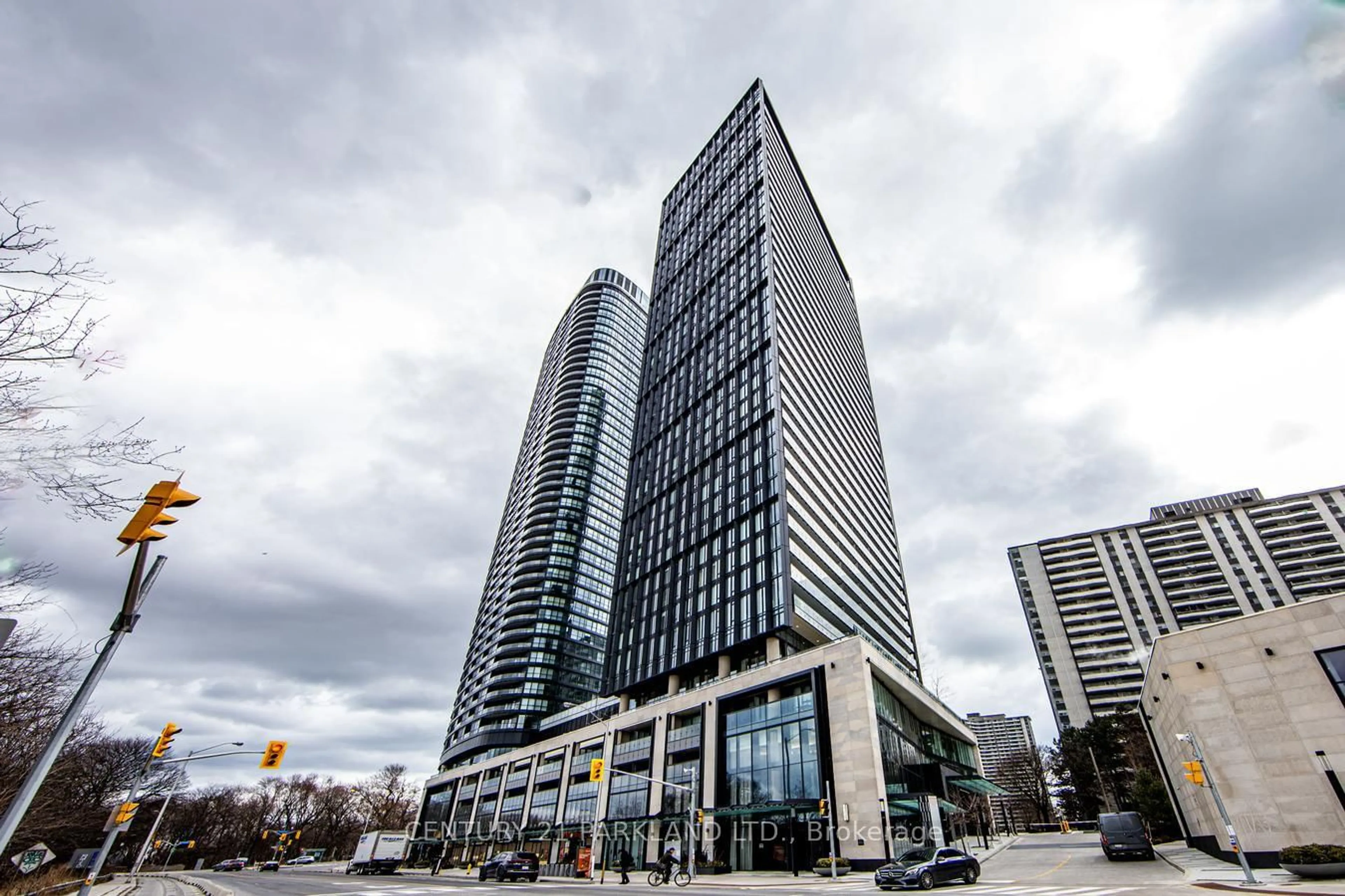 Indoor foyer for 575 Bloor St #3206, Toronto Ontario M4W 0B2