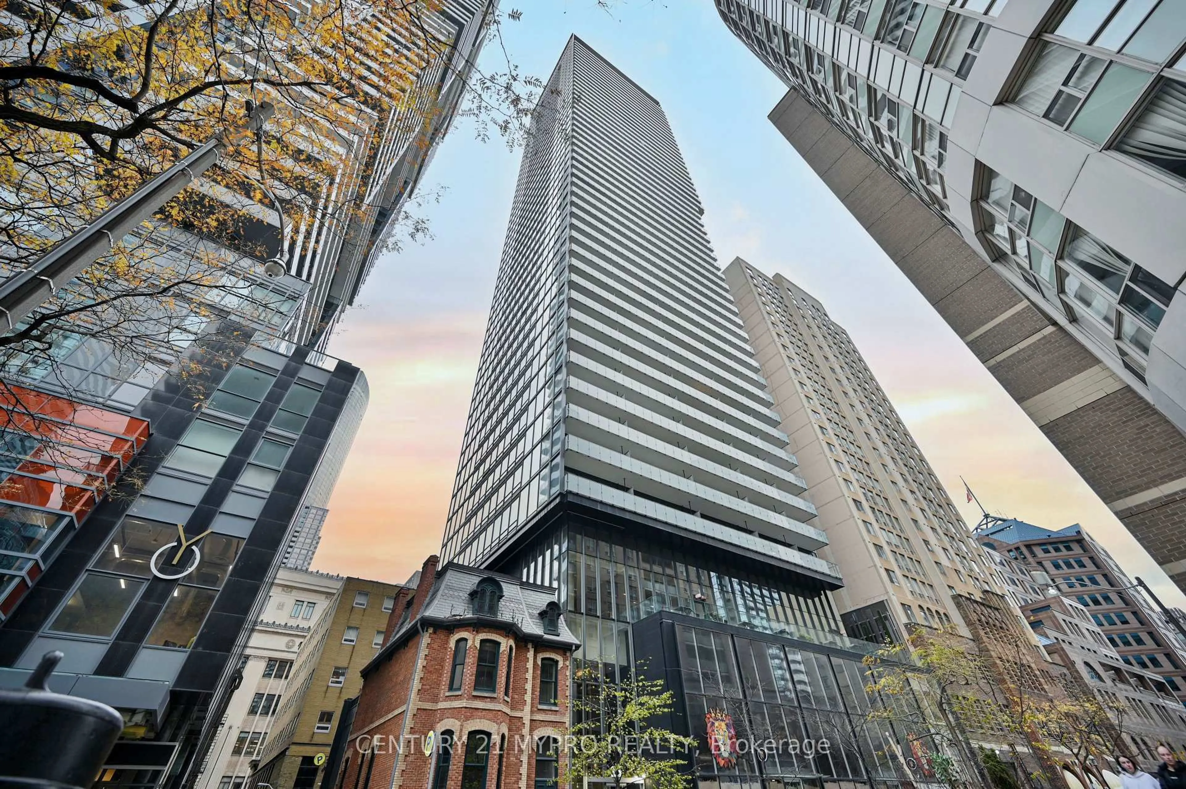 Unknown for 15 Grenville St #1007, Toronto Ontario M4Y 0B9