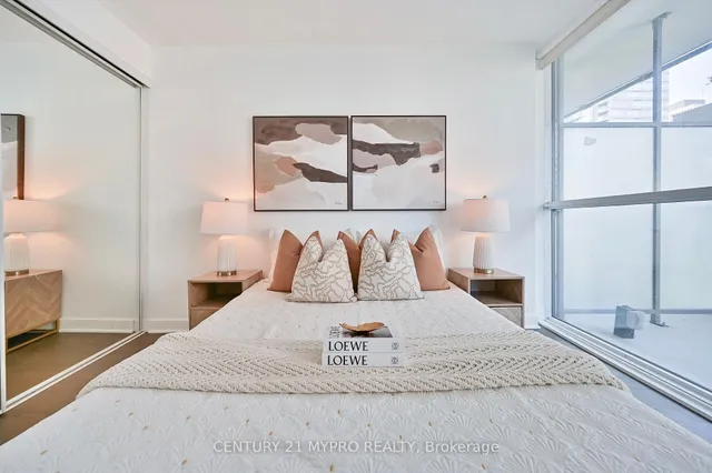 Additional property image - 15 Grenville St Unit 1007