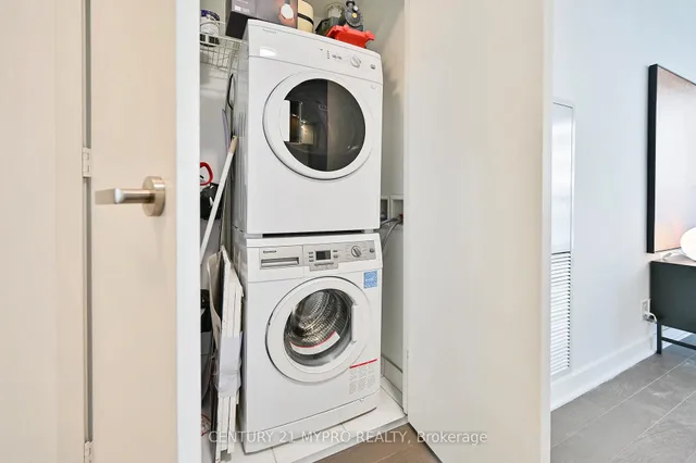 Additional property image - 15 Grenville St Unit 1007