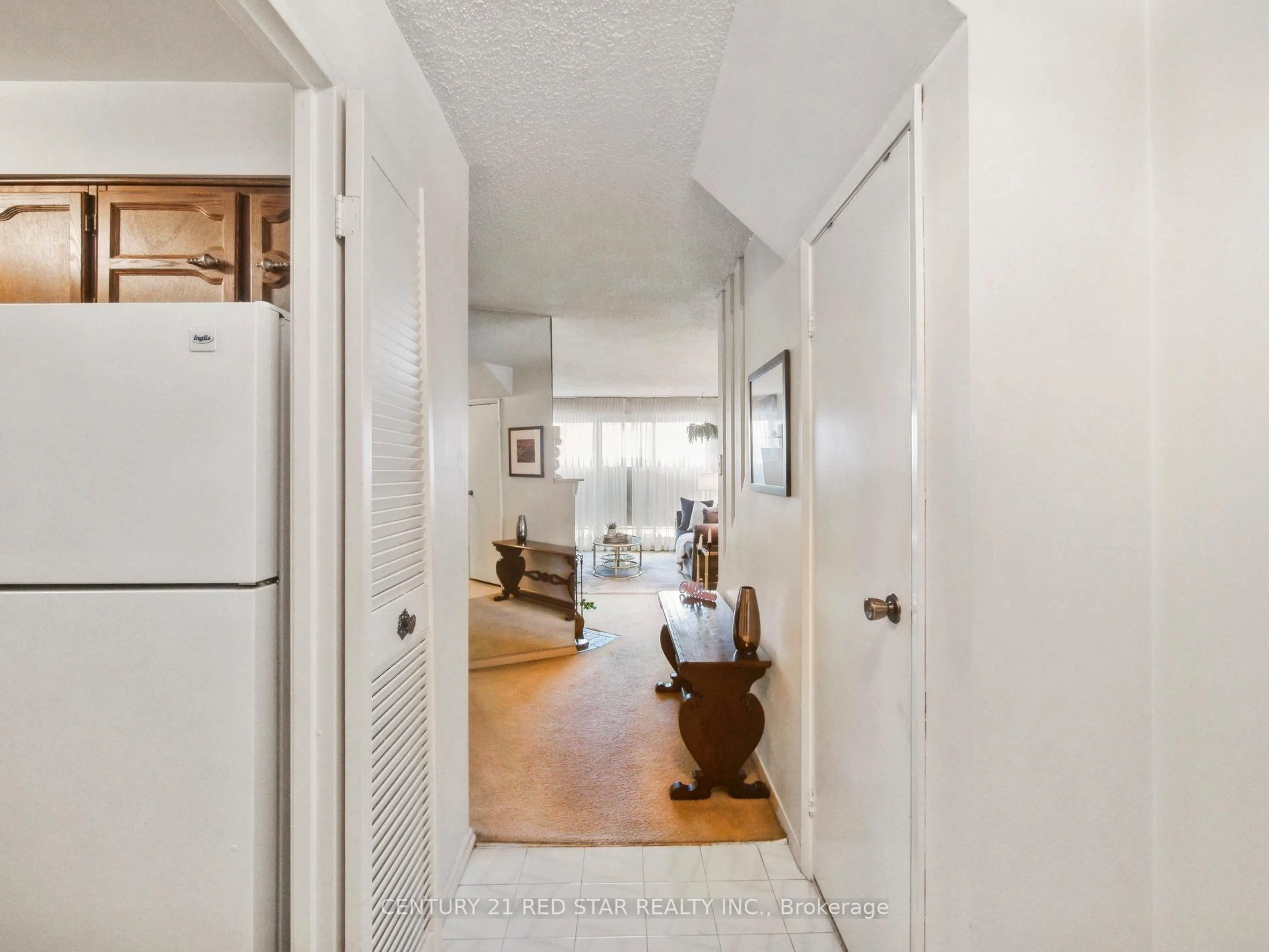 Indoor entryway for 4001 Don Mills Rd #332, Toronto Ontario M2H 3J8