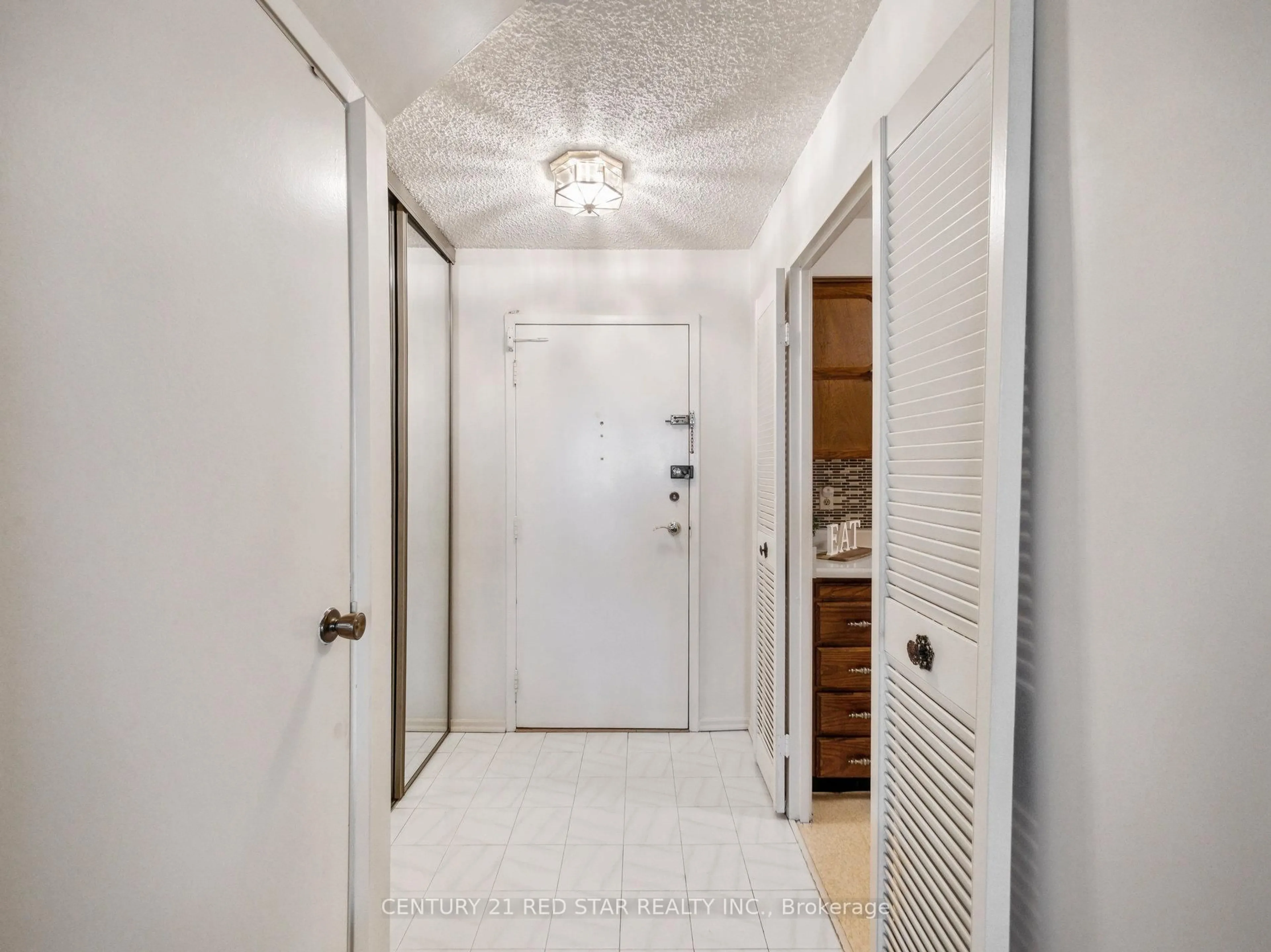 Indoor entryway for 4001 Don Mills Rd #332, Toronto Ontario M2H 3J8
