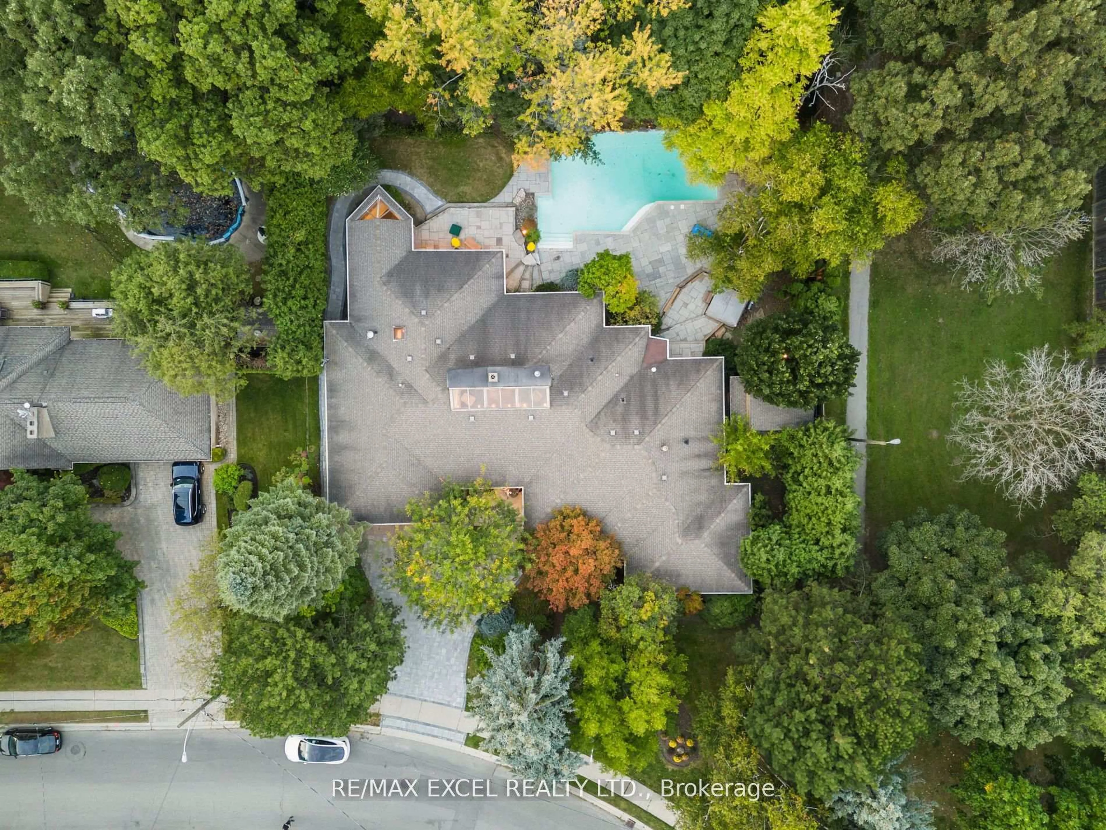 A pic from outside/outdoor area/front of a property/back of a property/a pic from drone, unknown for 62 Wimpole Dr, Toronto Ontario M2L 2L3