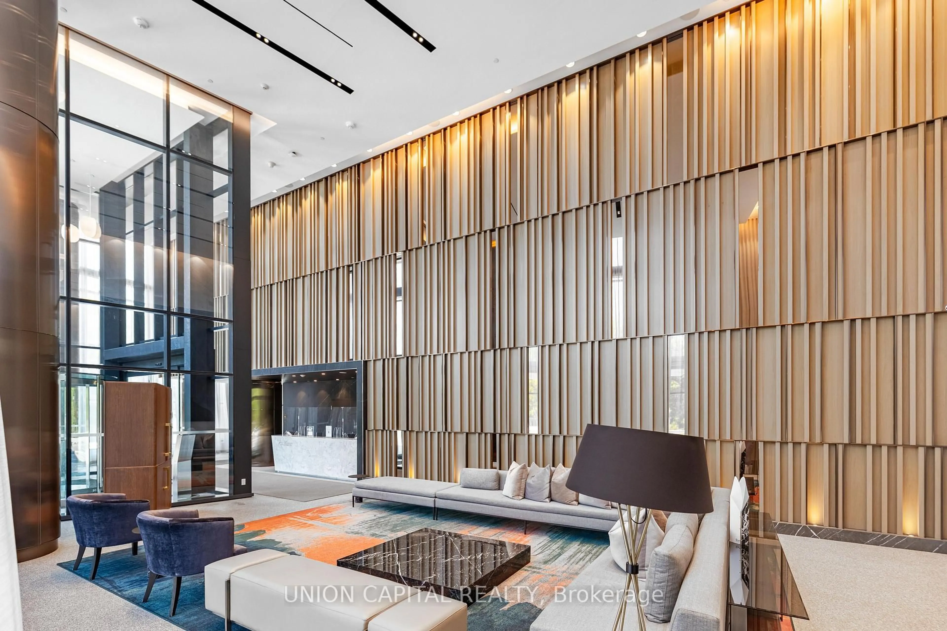 Lobby for 585 Bloor St #815, Toronto Ontario M4W 0B3