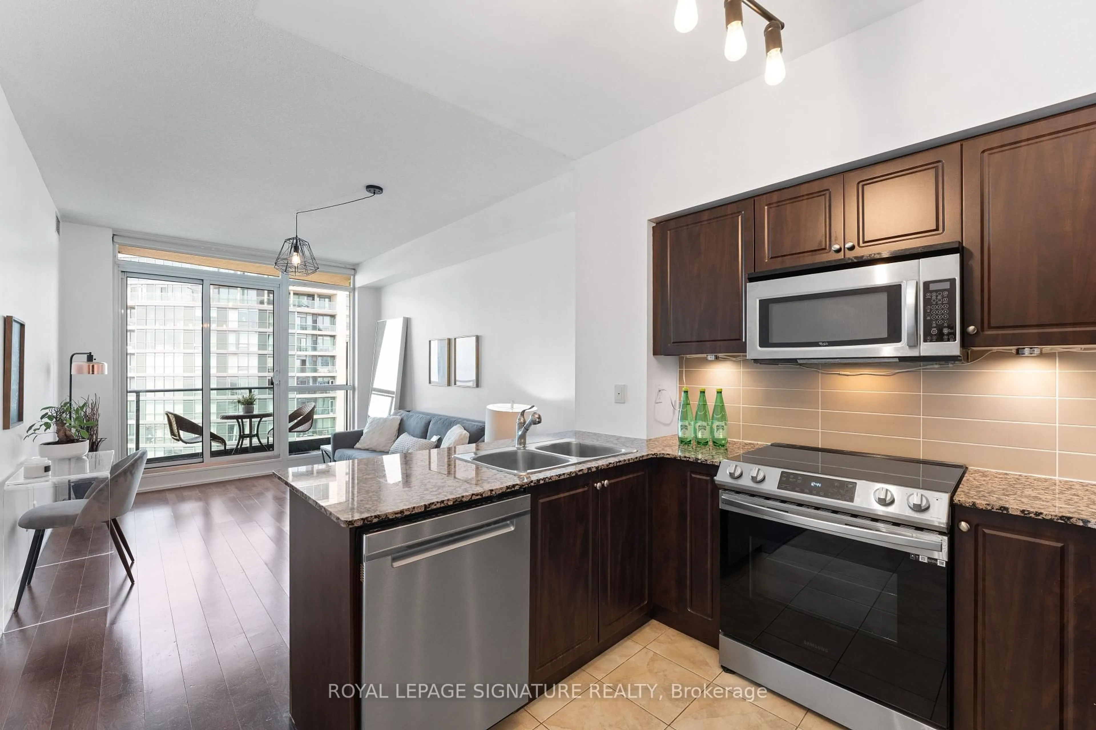 Standard kitchen, unknown for 215 Fort York Blvd #3407, Toronto Ontario M5V 4A2