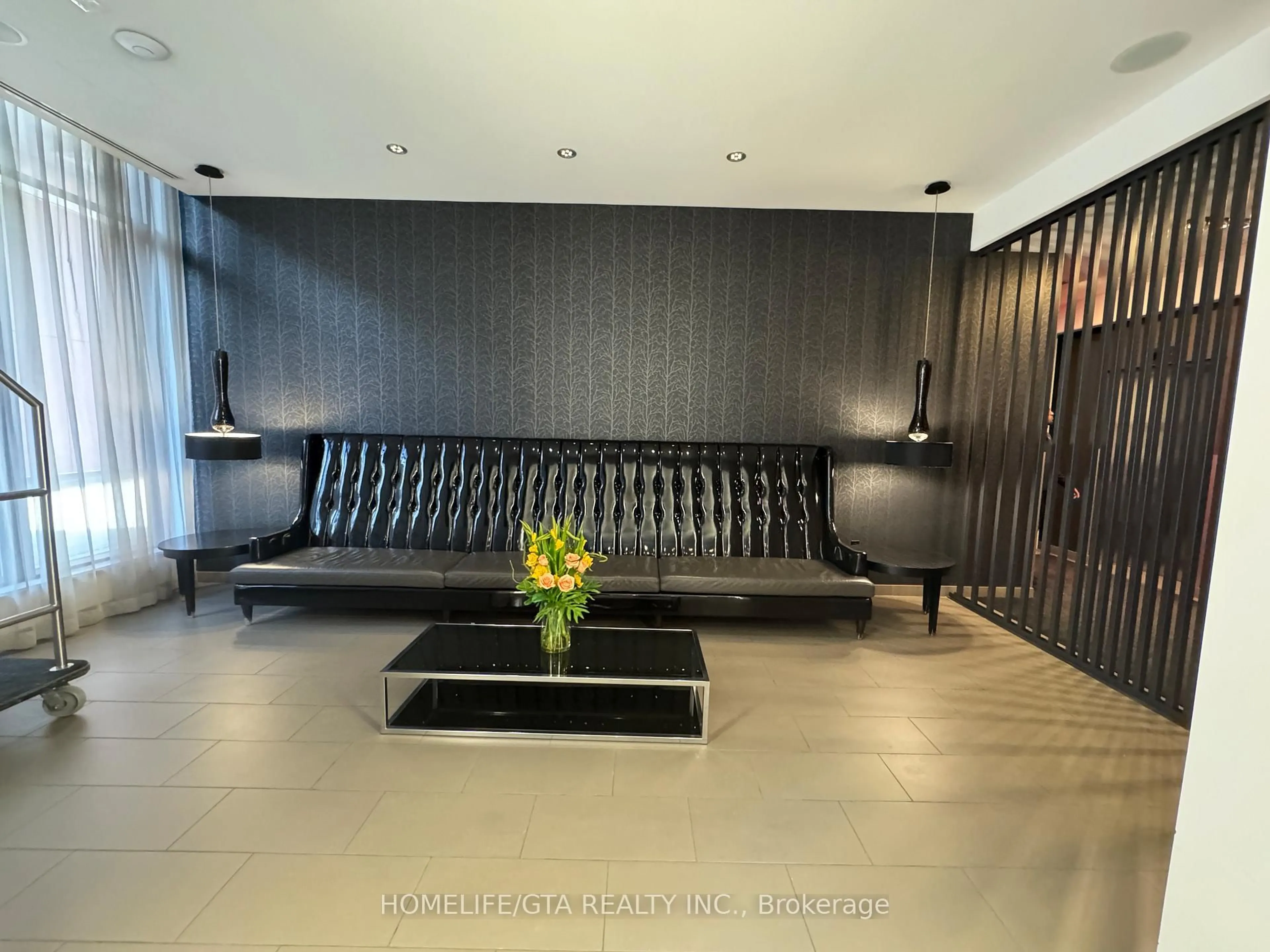 Lobby for 560 Front St #1027, Toronto Ontario M5V 1C1