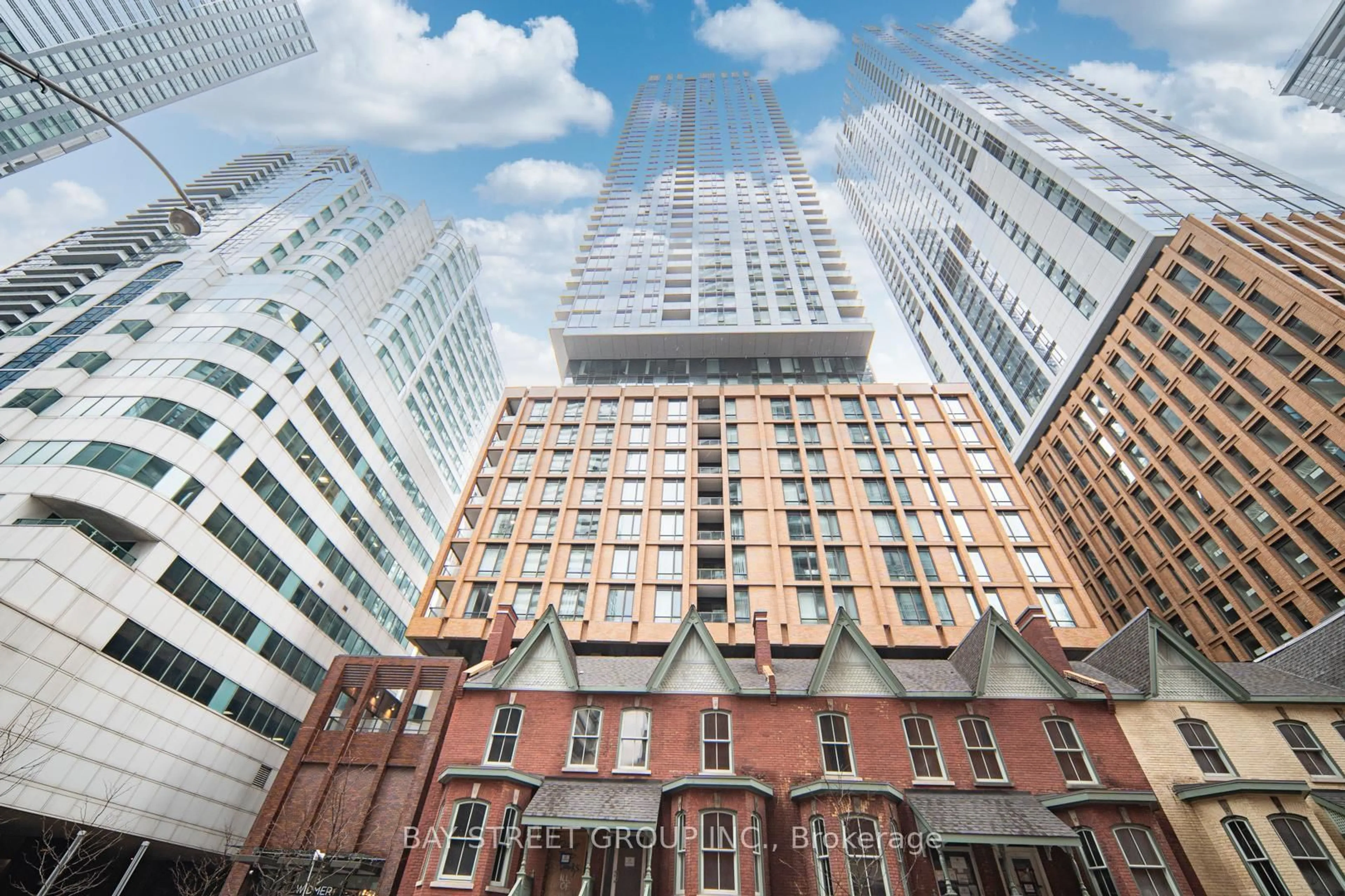 Patio, building for 8 Widmer St #3305, Toronto Ontario M5V 2E7