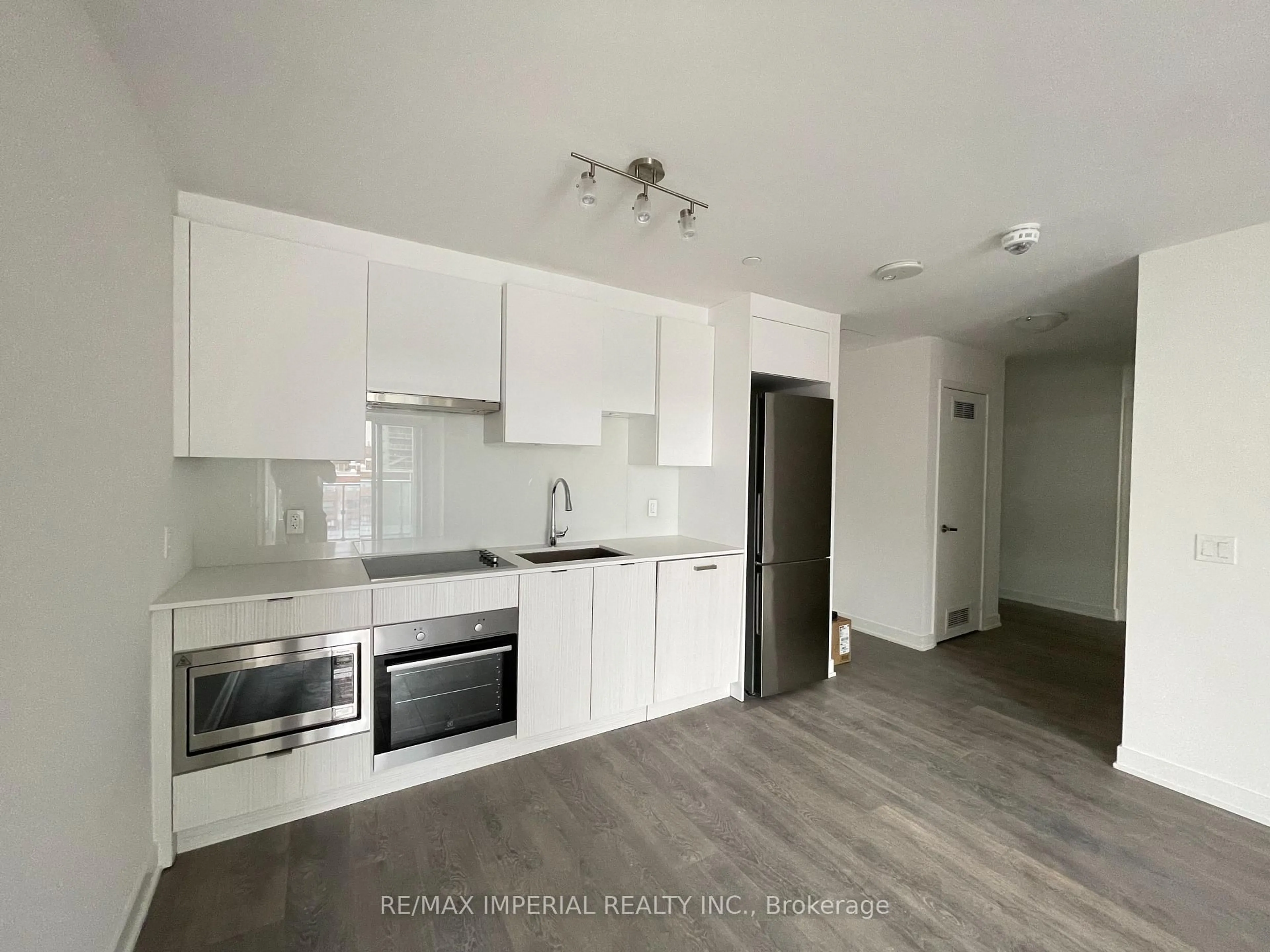 Unknown for 195 Redpath Ave #404, Toronto Ontario M4P 0E4