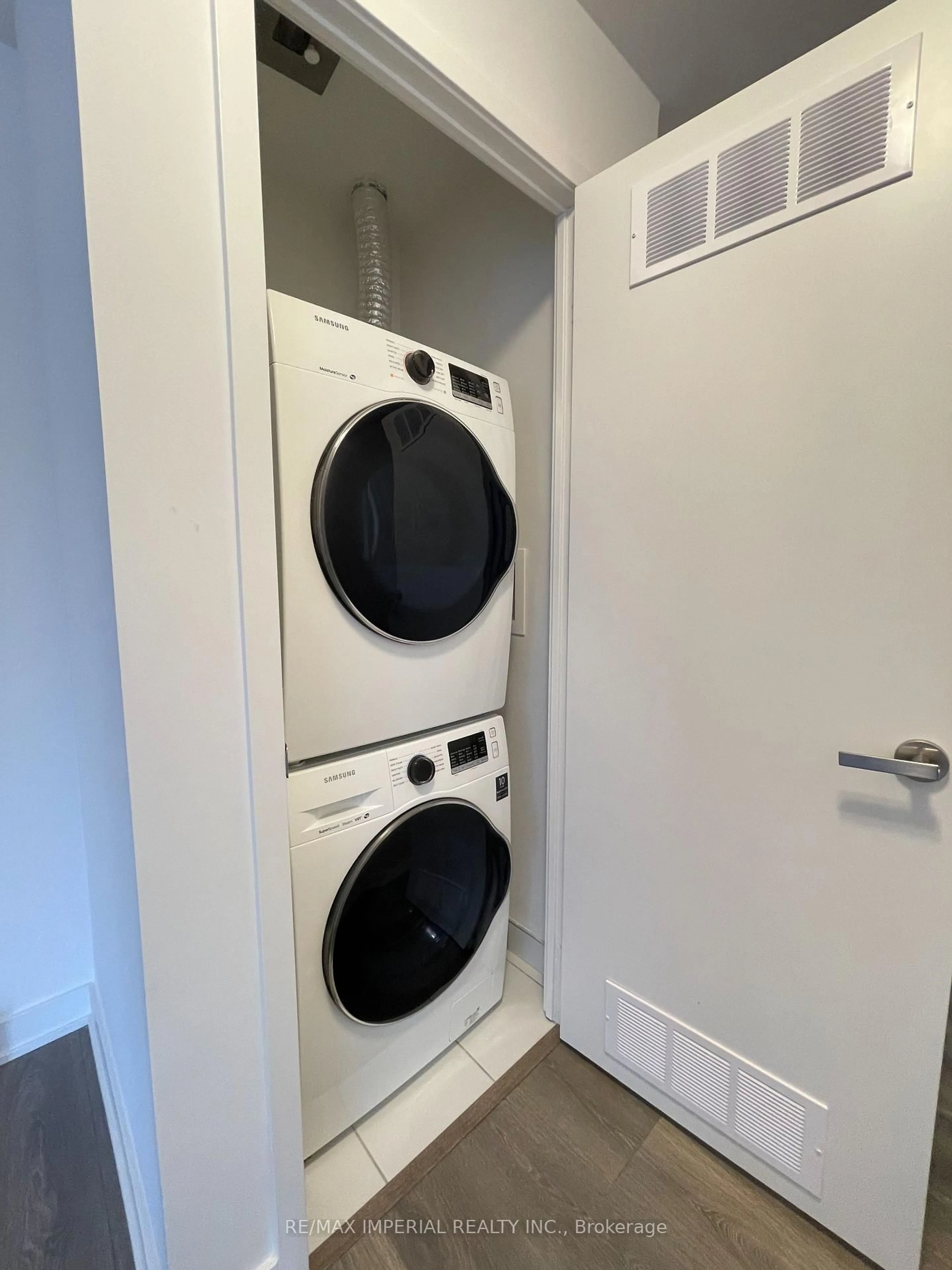 Laundry room for 195 Redpath Ave #404, Toronto Ontario M4P 0E4