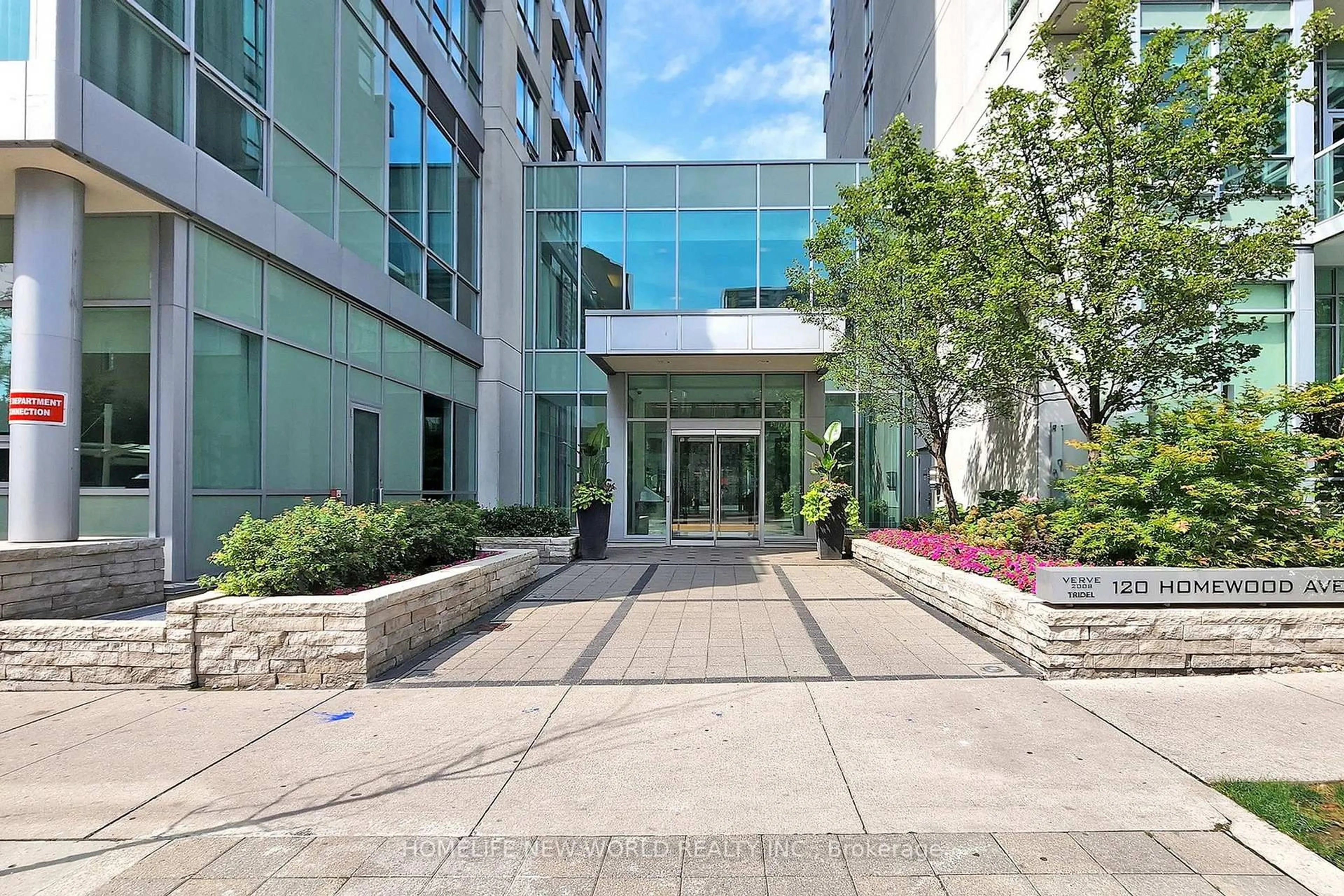 Indoor foyer for 120 Homewood Ave #621, Toronto Ontario M4Y 2J3