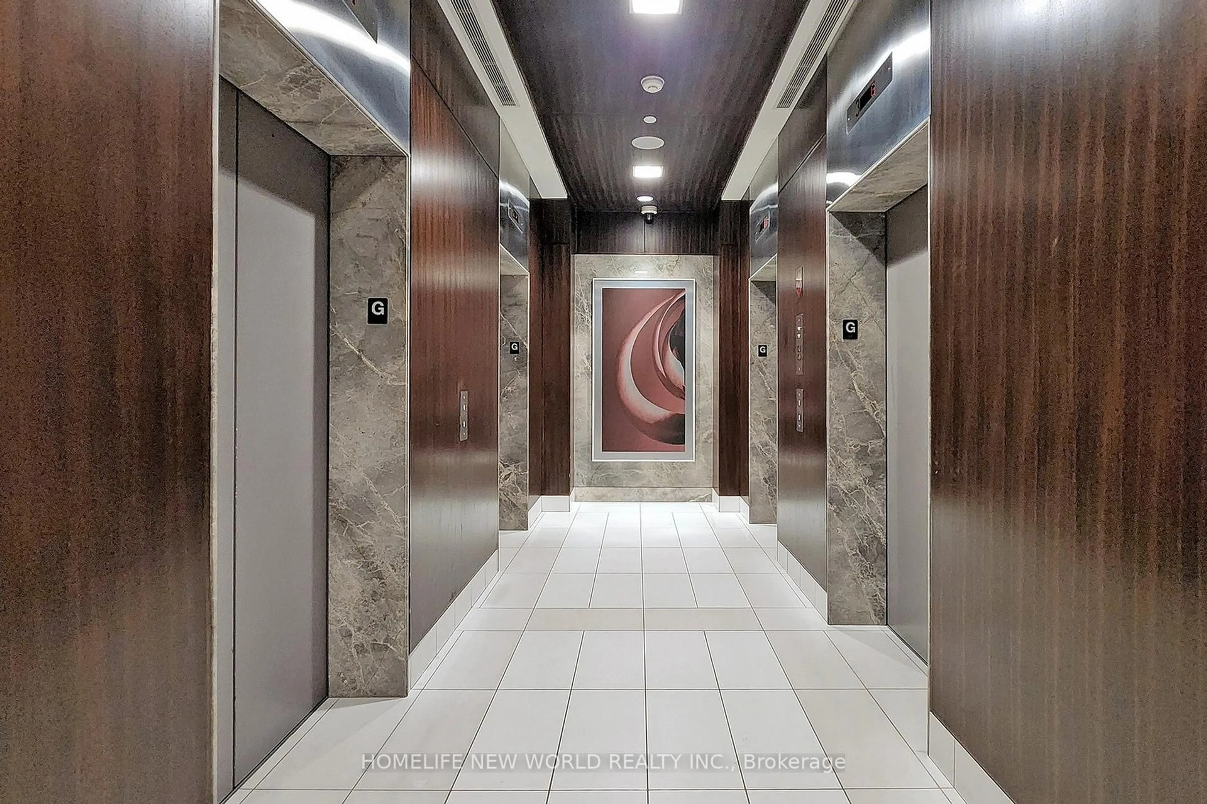 Indoor foyer for 120 Homewood Ave #621, Toronto Ontario M4Y 2J3