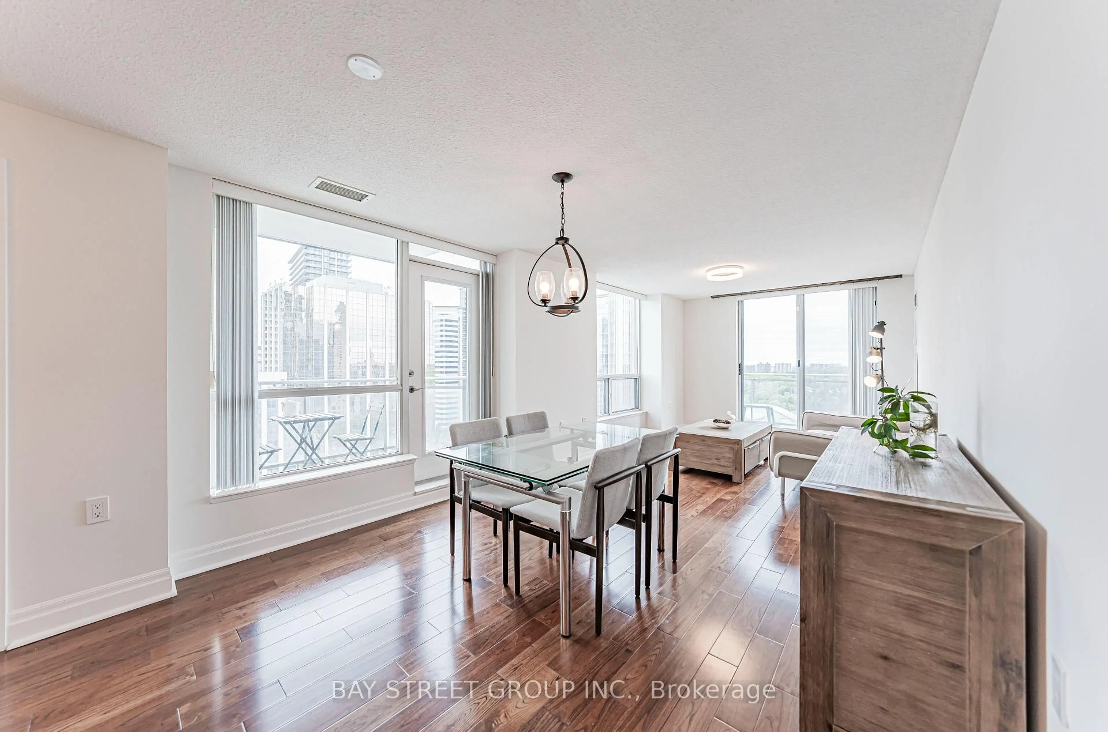 Dining room, wood/laminate floor for 21 Hillcrest Ave #2106, Toronto Ontario M2N 7K2