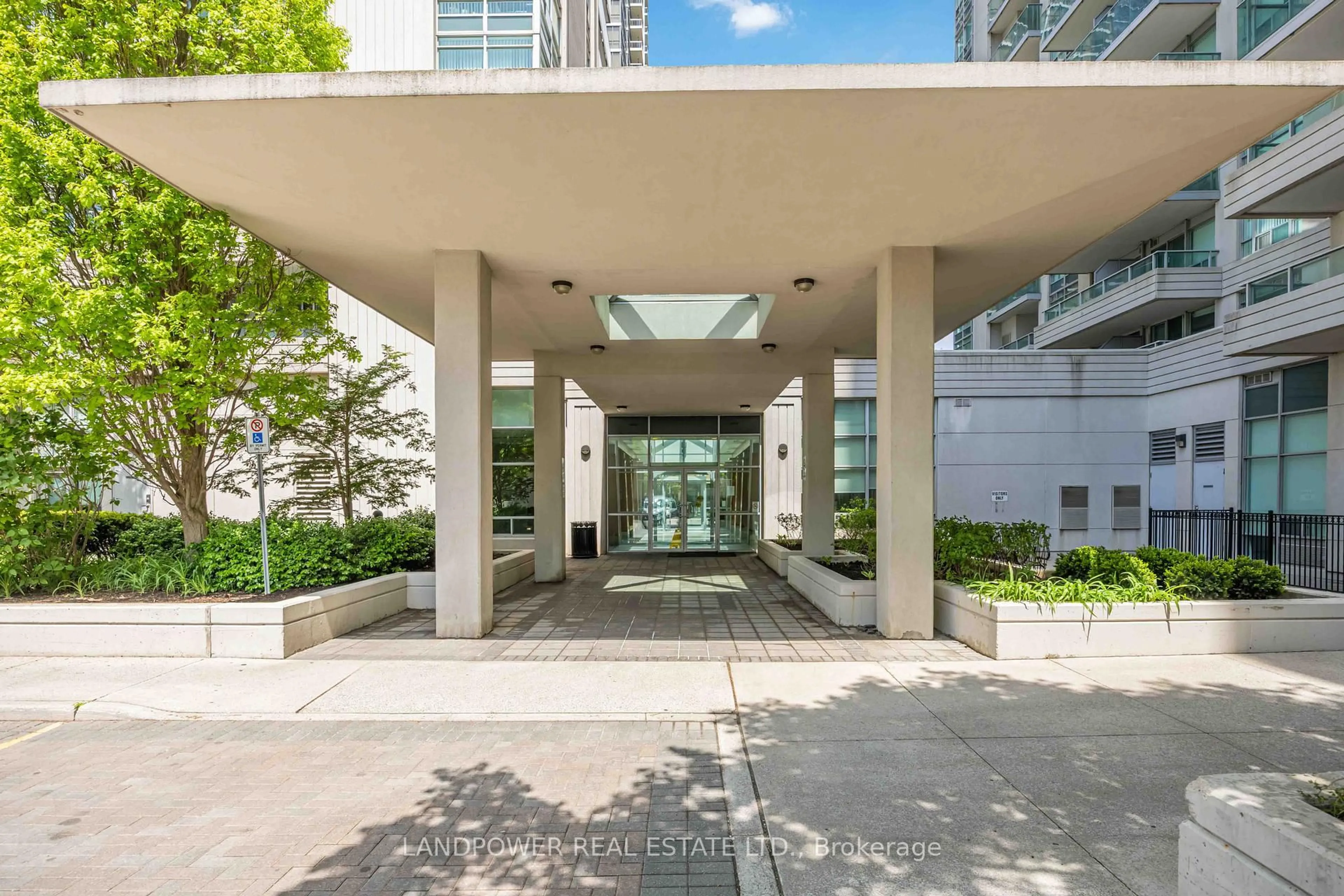 Indoor foyer for 31 Bales Ave #512, Toronto Ontario M2N 7L6
