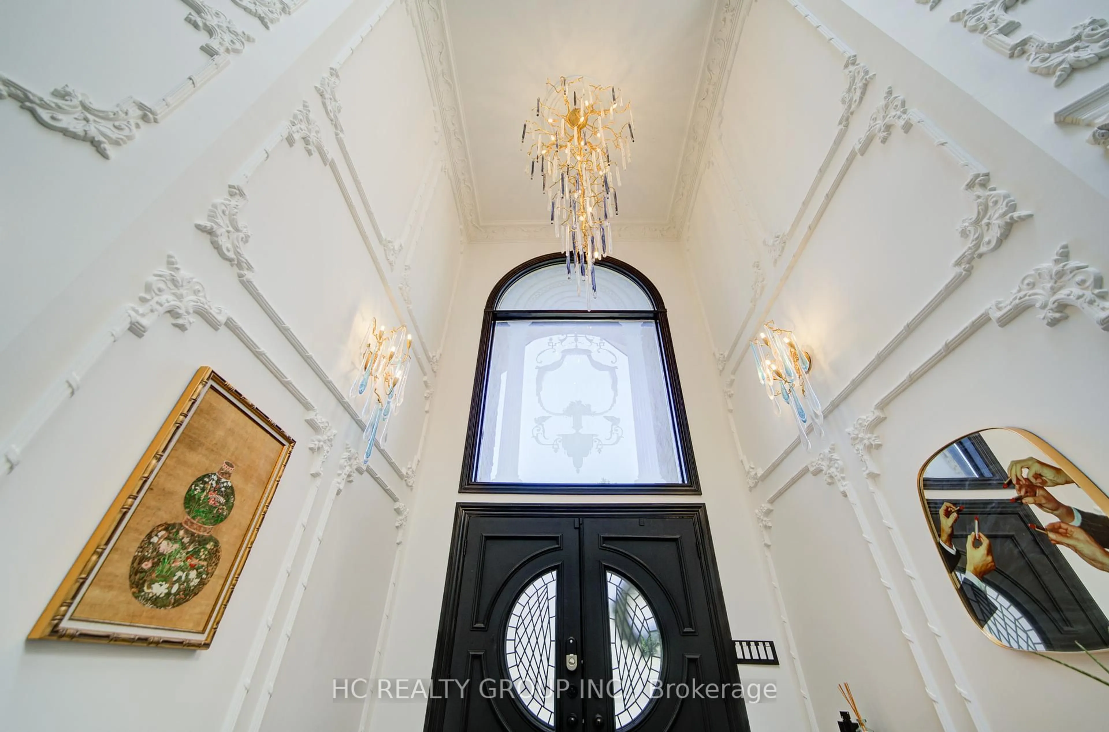 Indoor foyer for 156 Burbank Dr, Toronto Ontario M2K 1P1