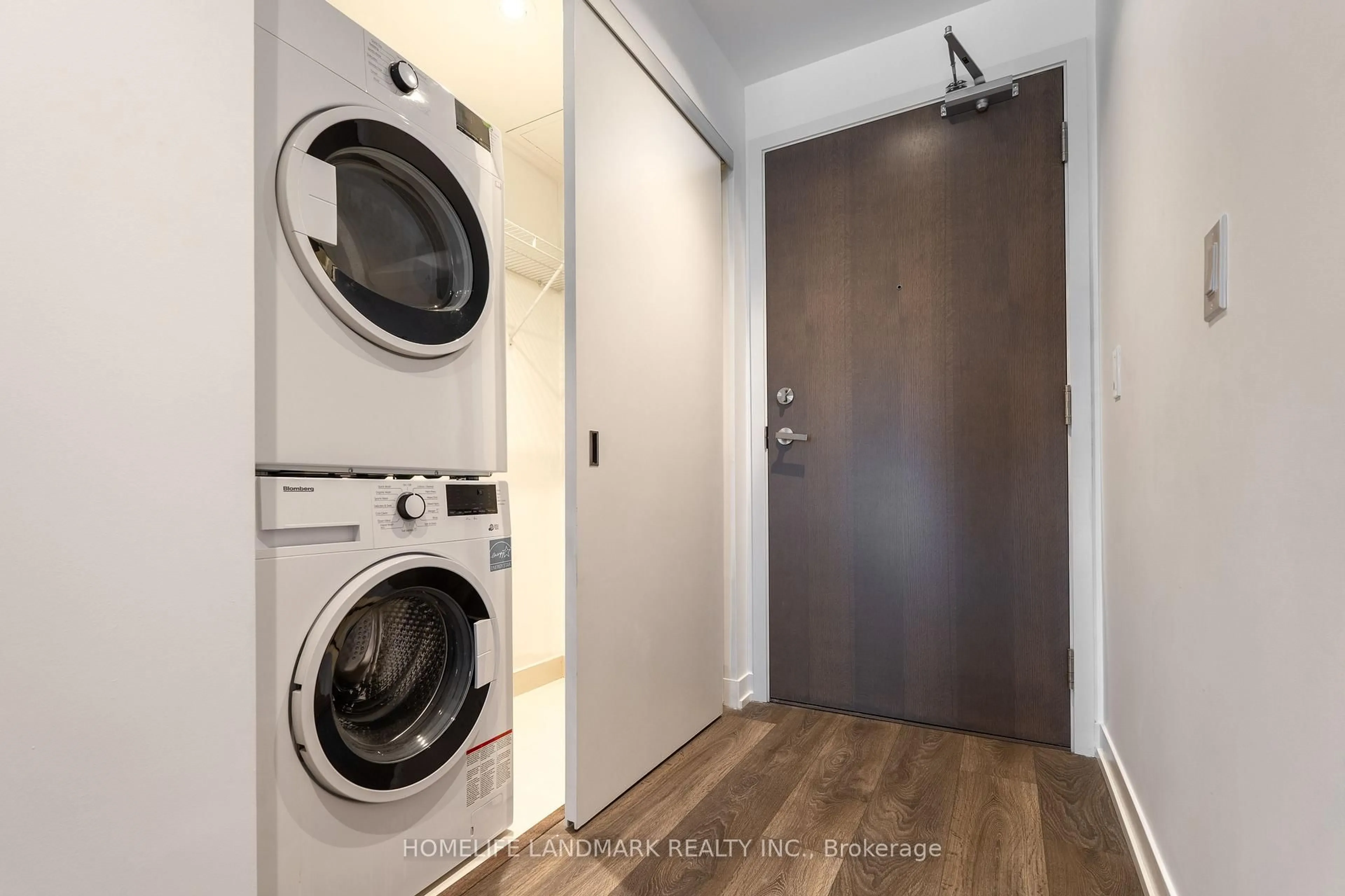 Laundry room for 15 Lower Jarvis St #1501, Toronto Ontario M5E 0C4