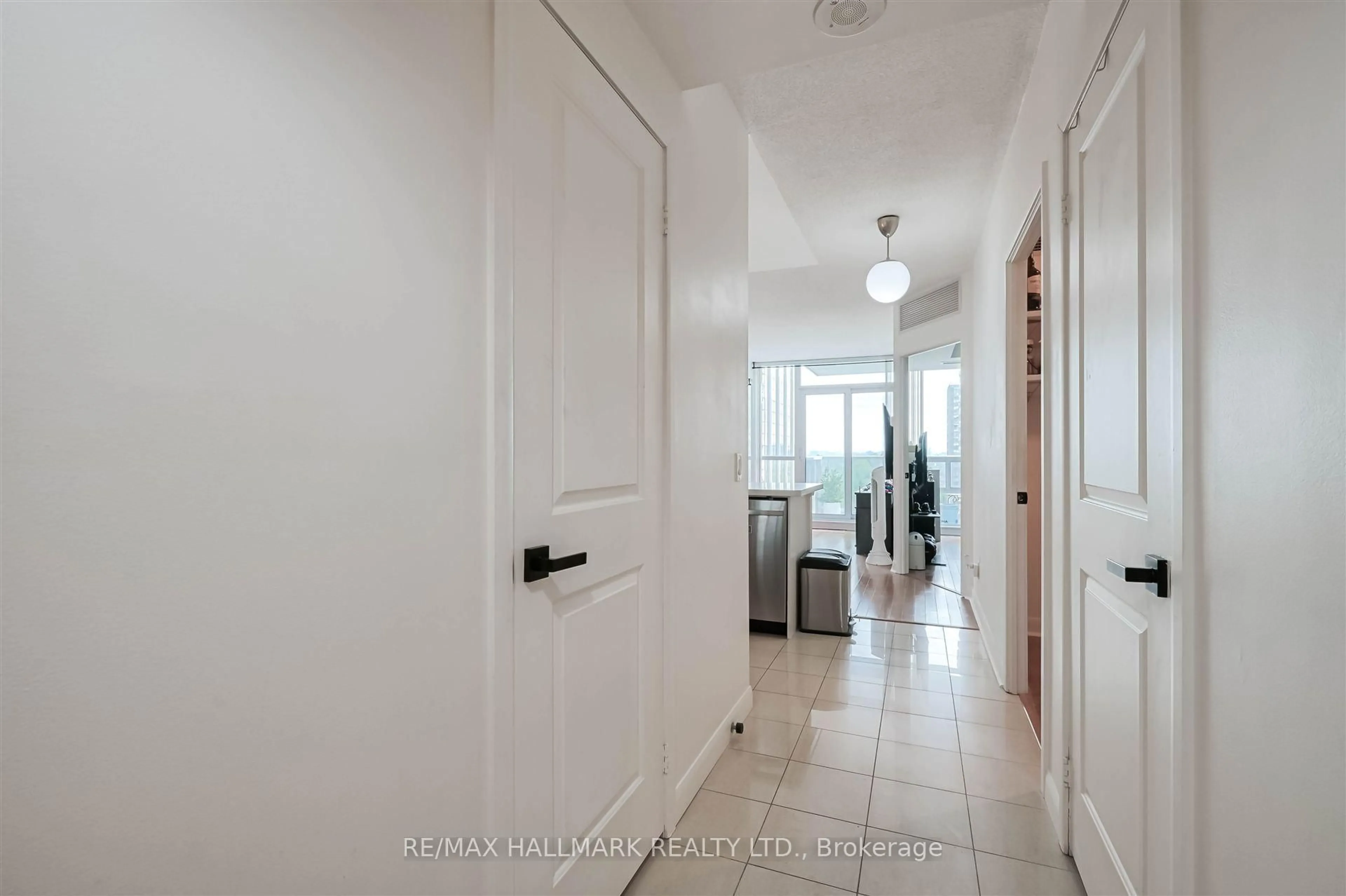 Indoor entryway for 4968 Yonge St #1507, Toronto Ontario M2N 7G9