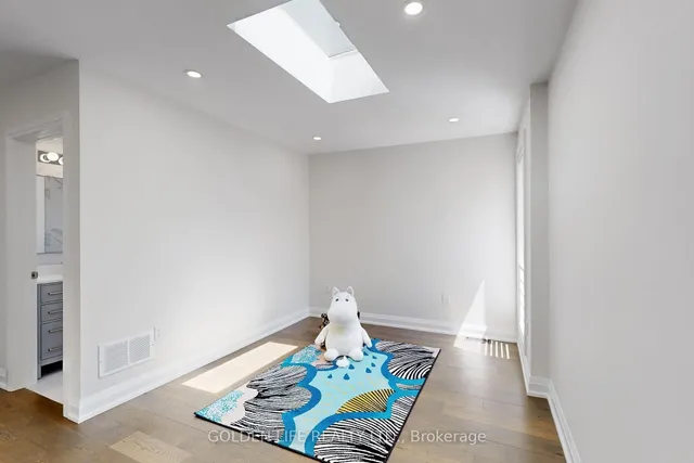 Additional property image - 9 Cobourg Ave
