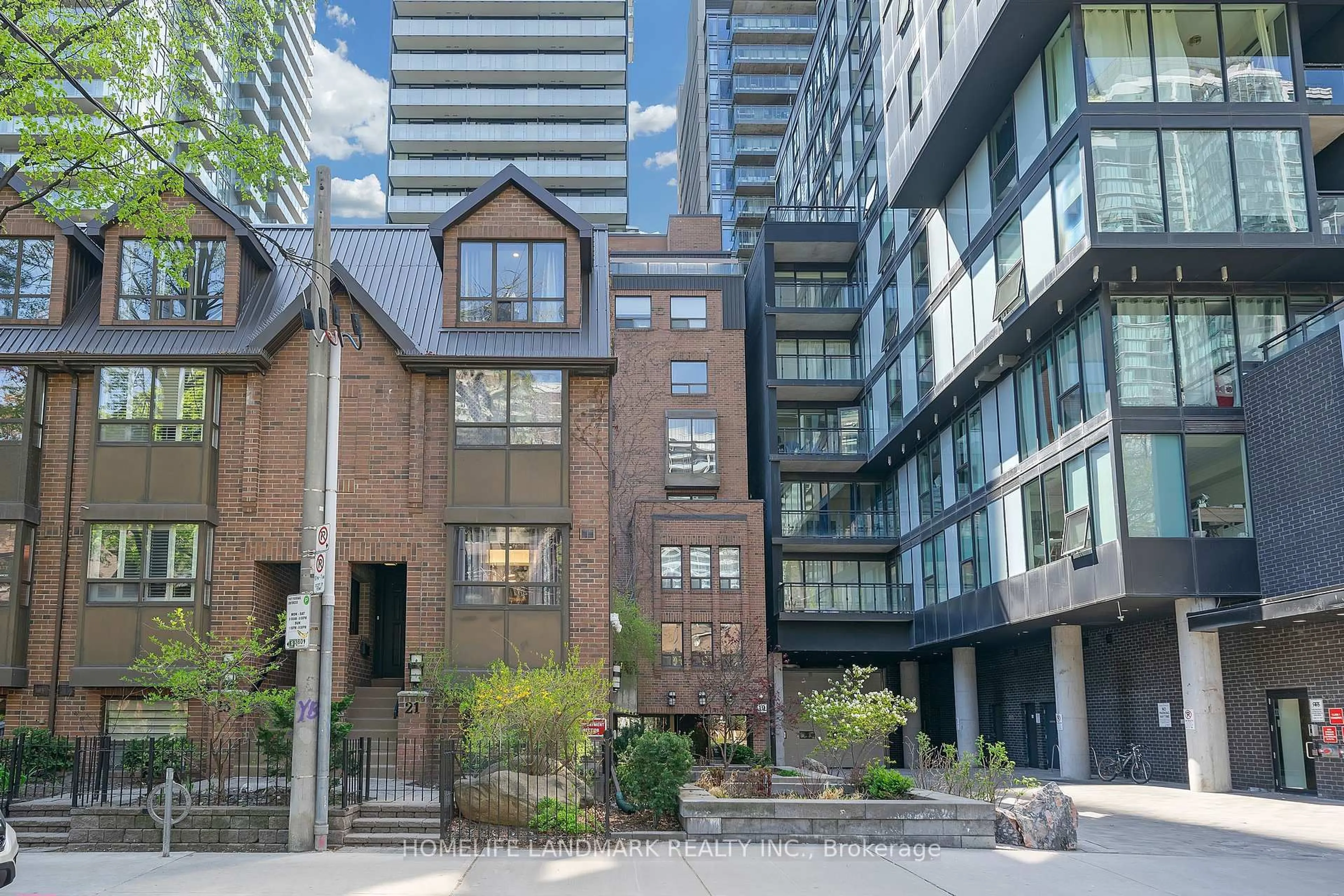 Home with brick exterior material, unknown for 21 Dundonald St #1, Toronto Ontario M4Y 1K3