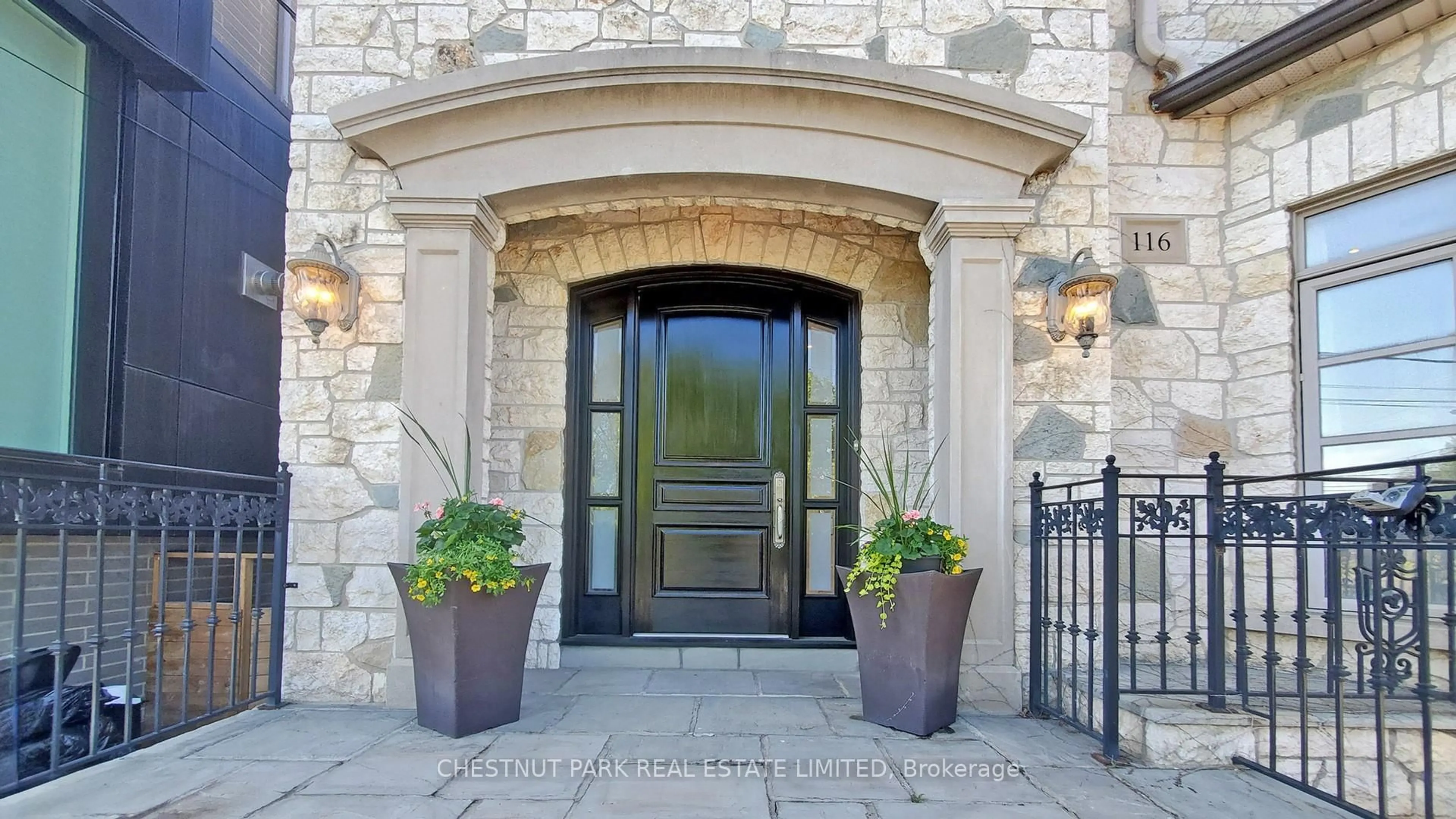 Indoor entryway for 116 Haddington Ave, Toronto Ontario M5M 2P5