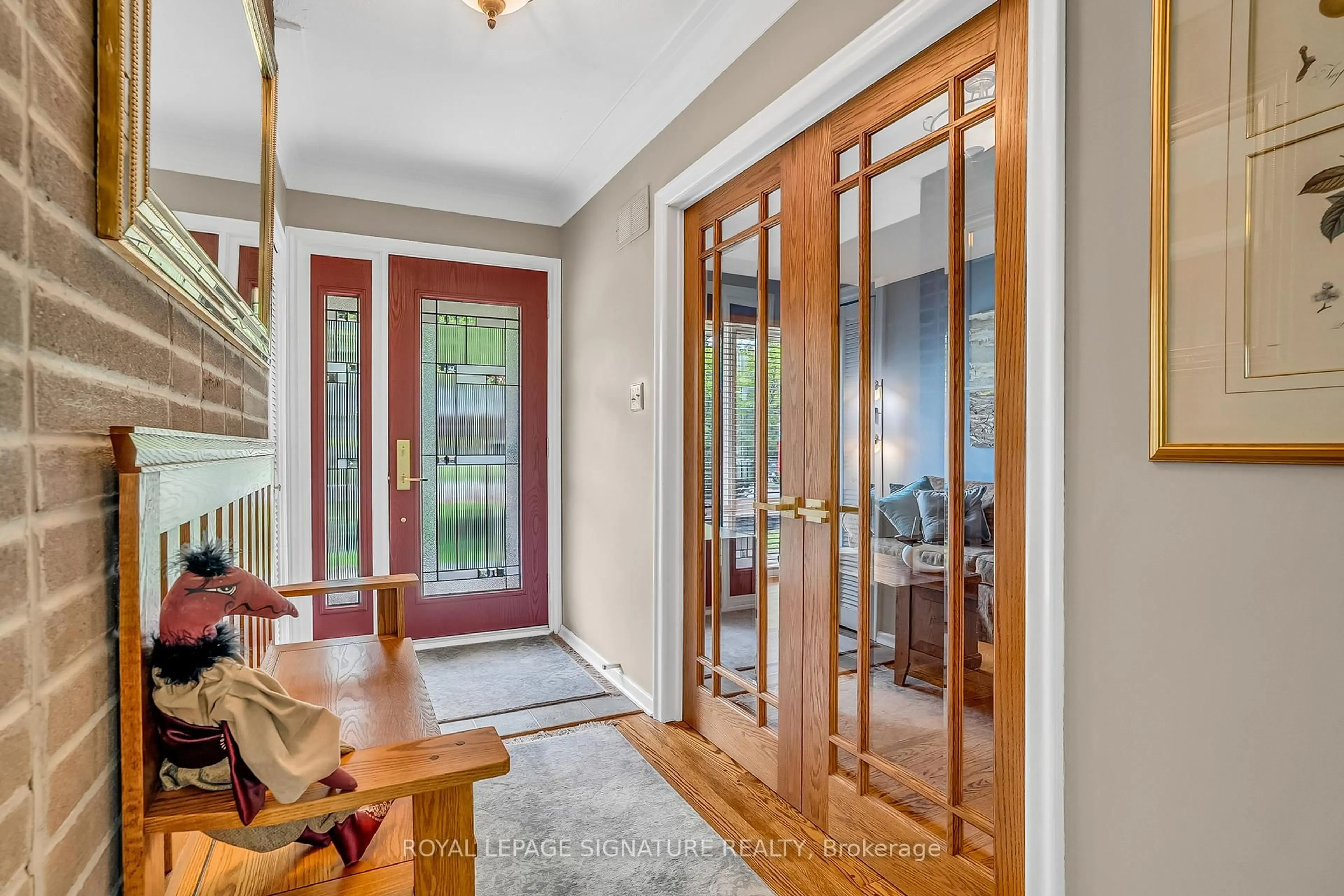 Indoor entryway for 24 Deepwood Cres, Toronto Ontario M3C 1N8