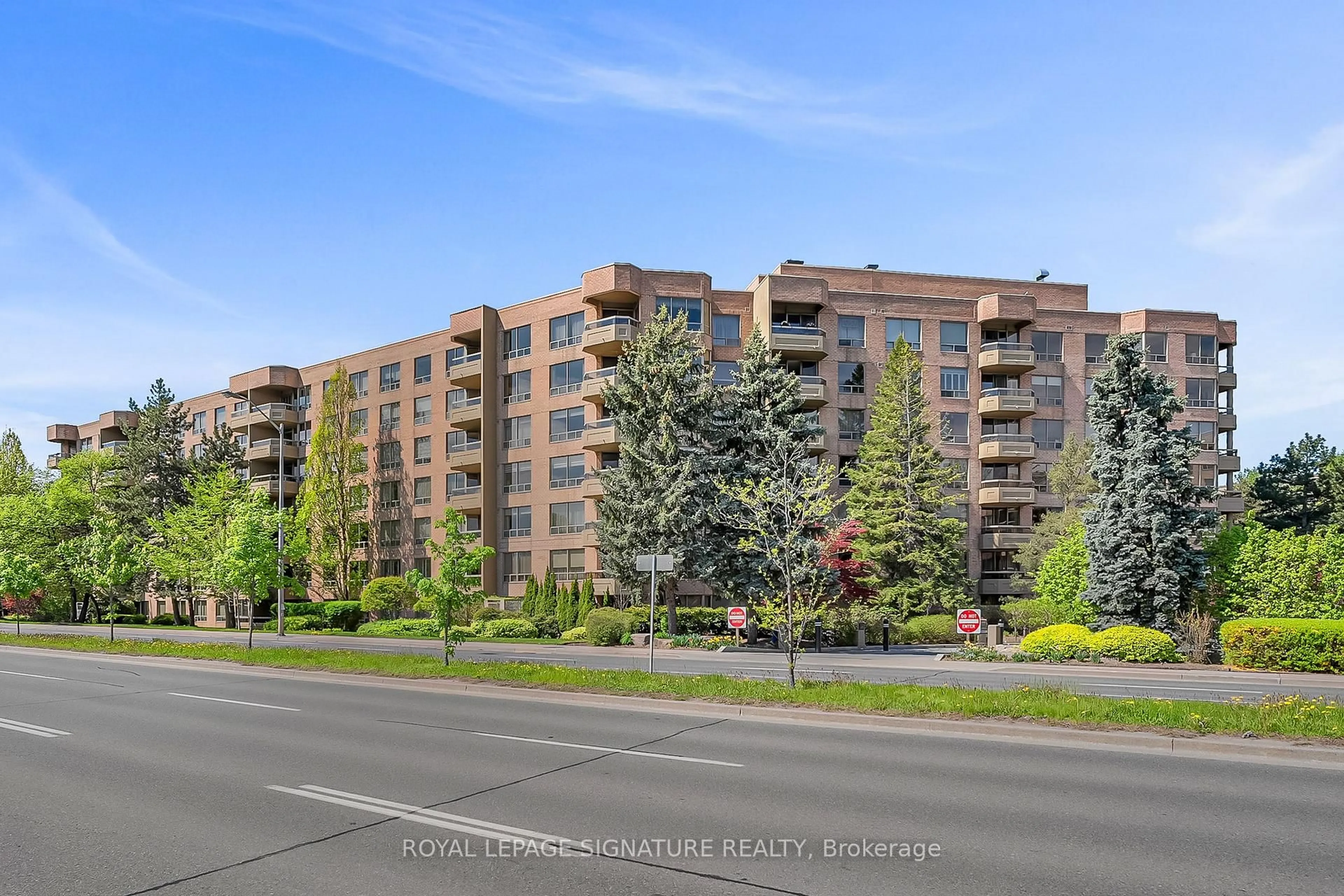 A pic from outside/outdoor area/front of a property/back of a property/a pic from drone, unknown for 1200 Don Mills Rd #519, Toronto Ontario M3B 3N8