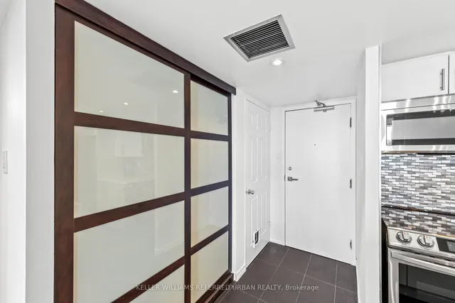 Additional property image - 725 King St Unit 1011