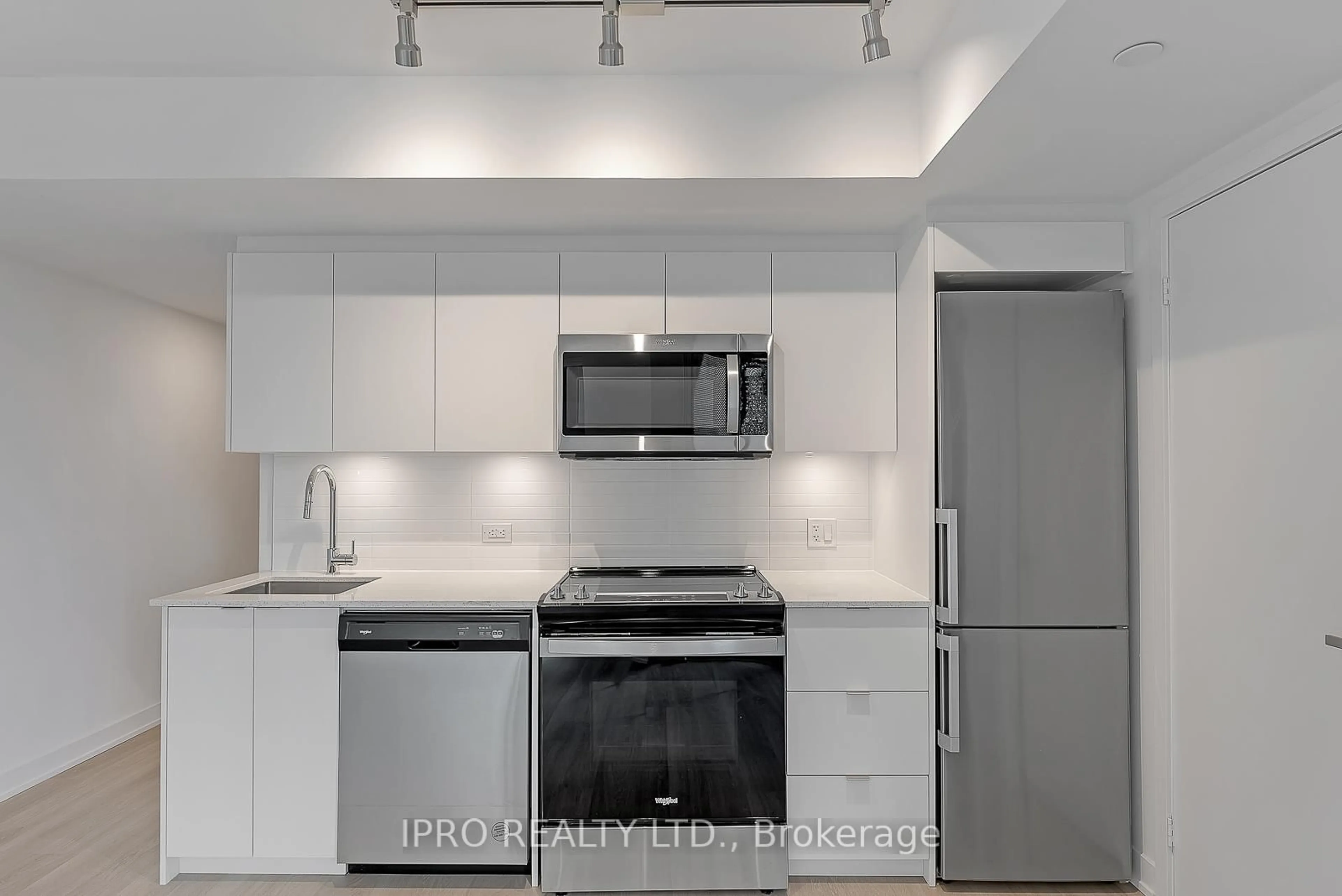 Standard kitchen, unknown for 30 Tretti Way #630, Toronto Ontario M3H 0E3