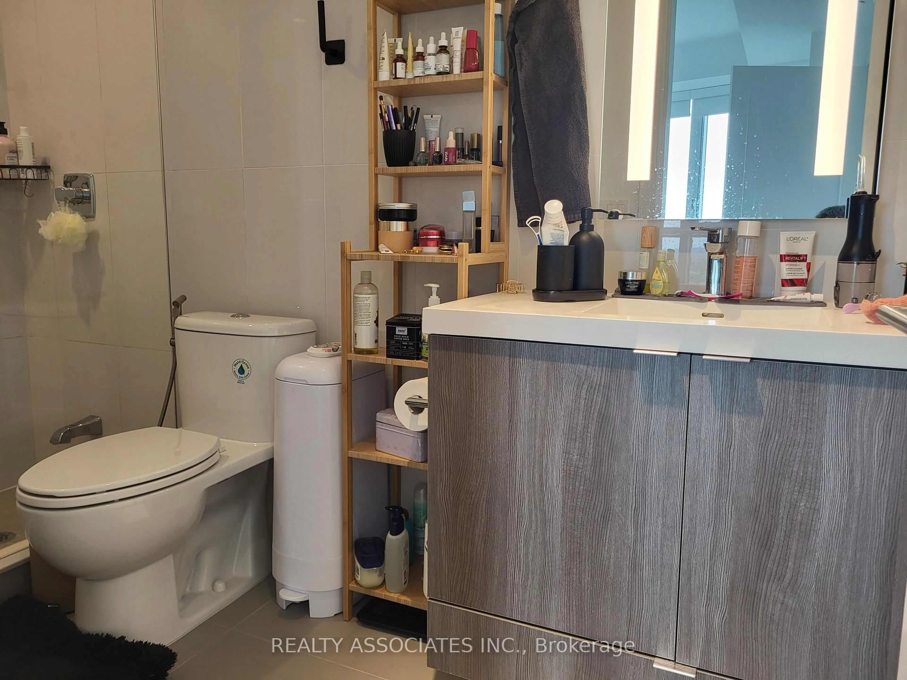 Standard bathroom, unknown for 585 Bloor E St #2817, Toronto Ontario M4W 0B3