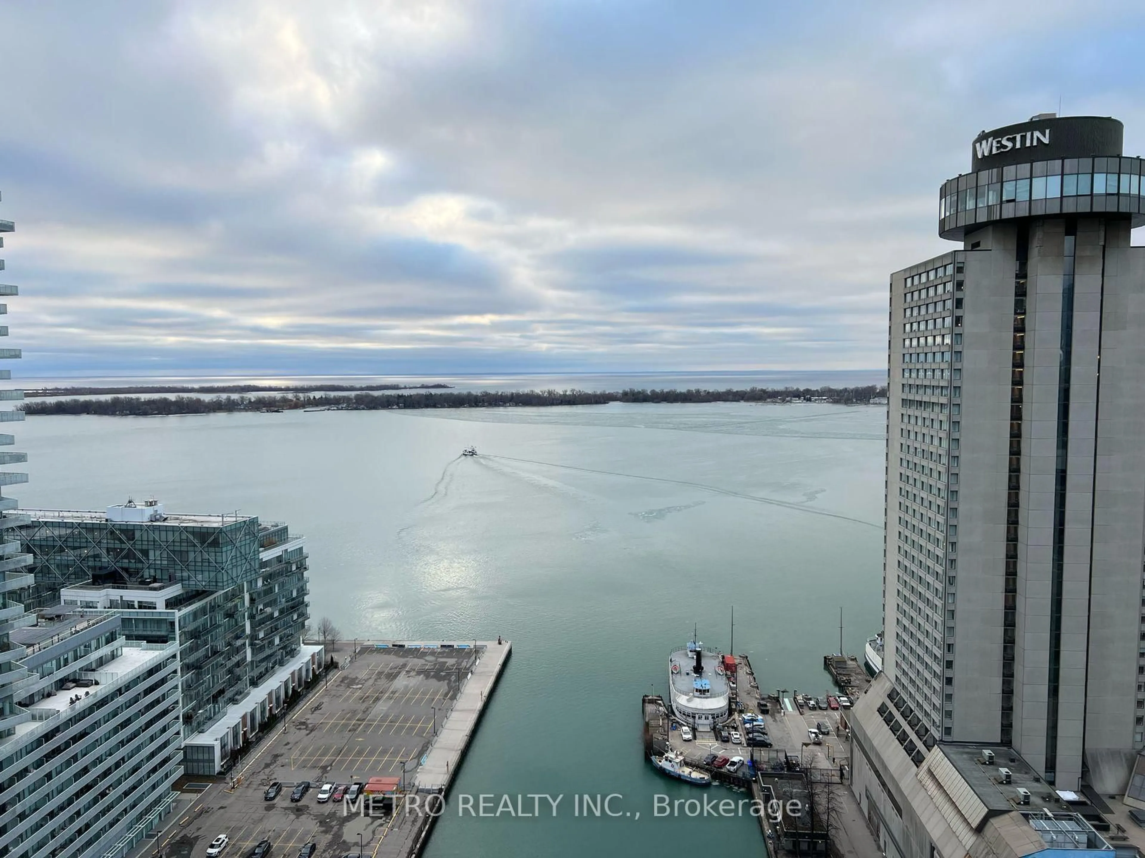 Blurry image for 10 Yonge St #3112, Toronto Ontario M5J 1R4