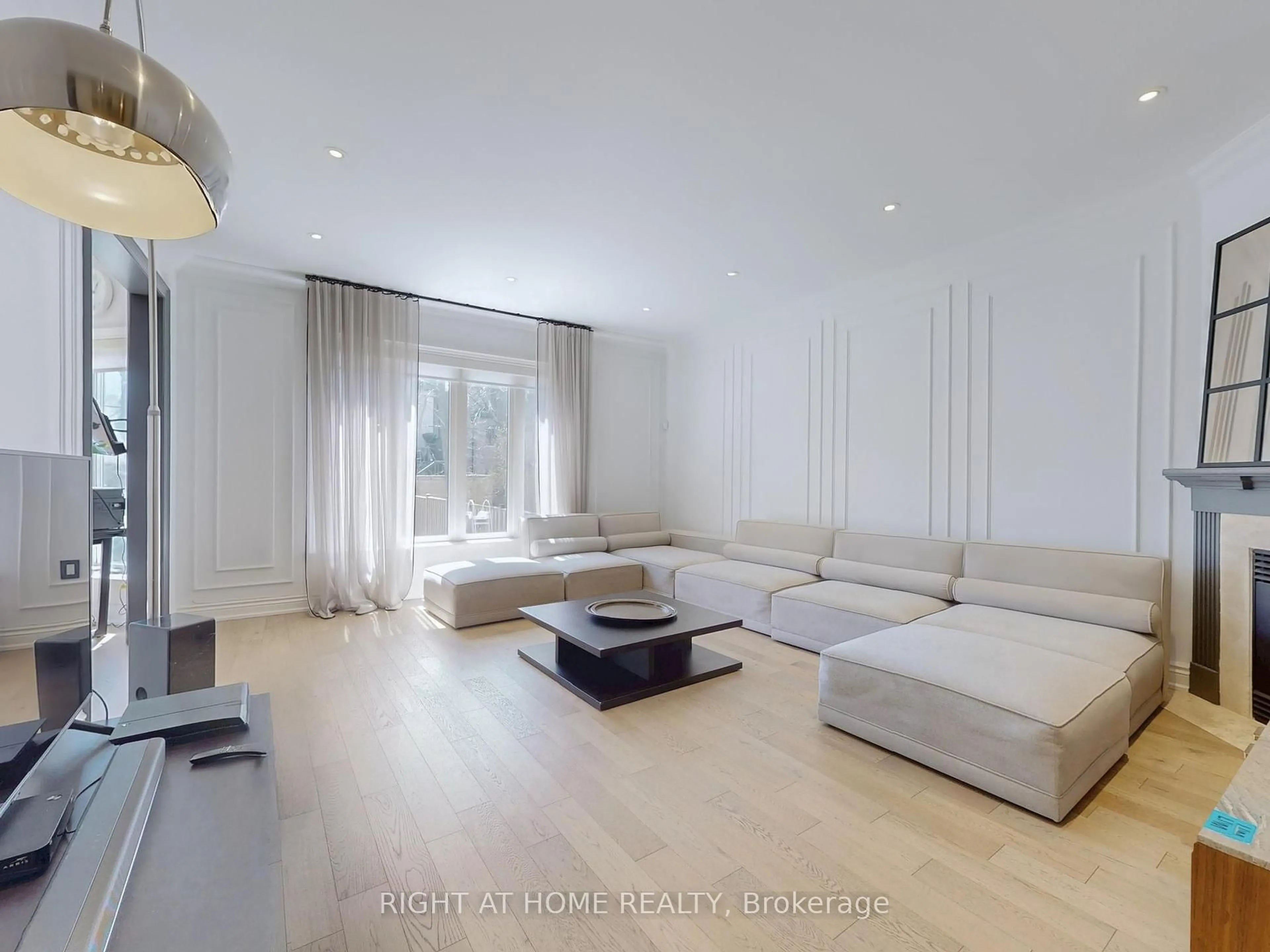 Living room with furniture, unknown for 737 Woburn Ave, Toronto Ontario M5M 1M2